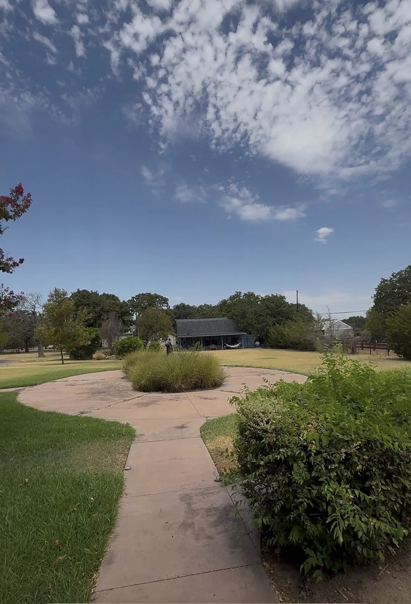 Single Family Residence For Sale in Tarrant County , 1060 Harbor Haven Street, Southlake, Texas 76092, 6 Bedroom, 6 Bathroom, 3 Garage spaces, 6,045 Sqft, built in 1985, mls#21402748, Real Estate Agent in Southlake, Homes For Sale in Tarrant county, Homes For Sale in Southlake, Realtor in Southlake Texas, Real Estate Brokerage Independent Realty Texas, Luminita Cordes Realtor