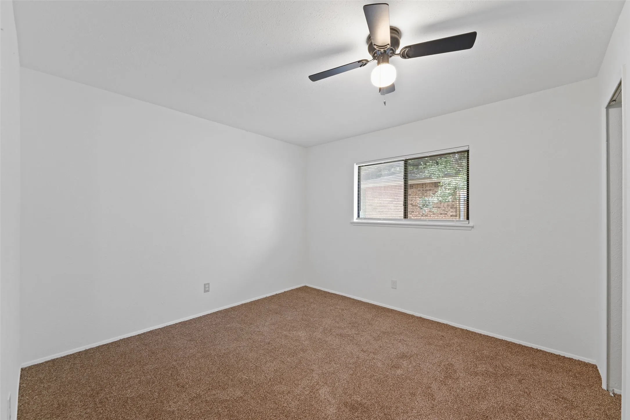 Single Family Residence For Sale in Collin County , 1515 Cherokee Trail, Plano, Texas 75023, 3 Bedroom, 2 Bathroom, 2 Garage spaces, 1,989 Sqft, built in 1976, mls#21393809, Real Estate Agent in Plano, Homes For Sale in Collin county, Homes For Sale in Plano, Realtor in Plano Texas, Real Estate Brokerage Independent Realty Texas, Luminita Cordes Realtor