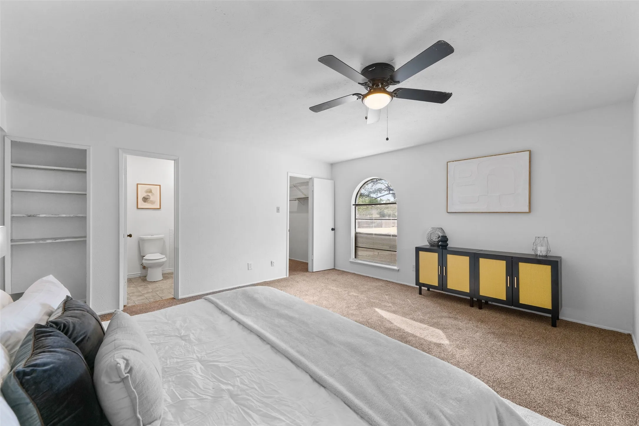 Single Family Residence For Sale in Collin County , 1515 Cherokee Trail, Plano, Texas 75023, 3 Bedroom, 2 Bathroom, 2 Garage spaces, 1,989 Sqft, built in 1976, mls#21393809, Real Estate Agent in Plano, Homes For Sale in Collin county, Homes For Sale in Plano, Realtor in Plano Texas, Real Estate Brokerage Independent Realty Texas, Luminita Cordes Realtor