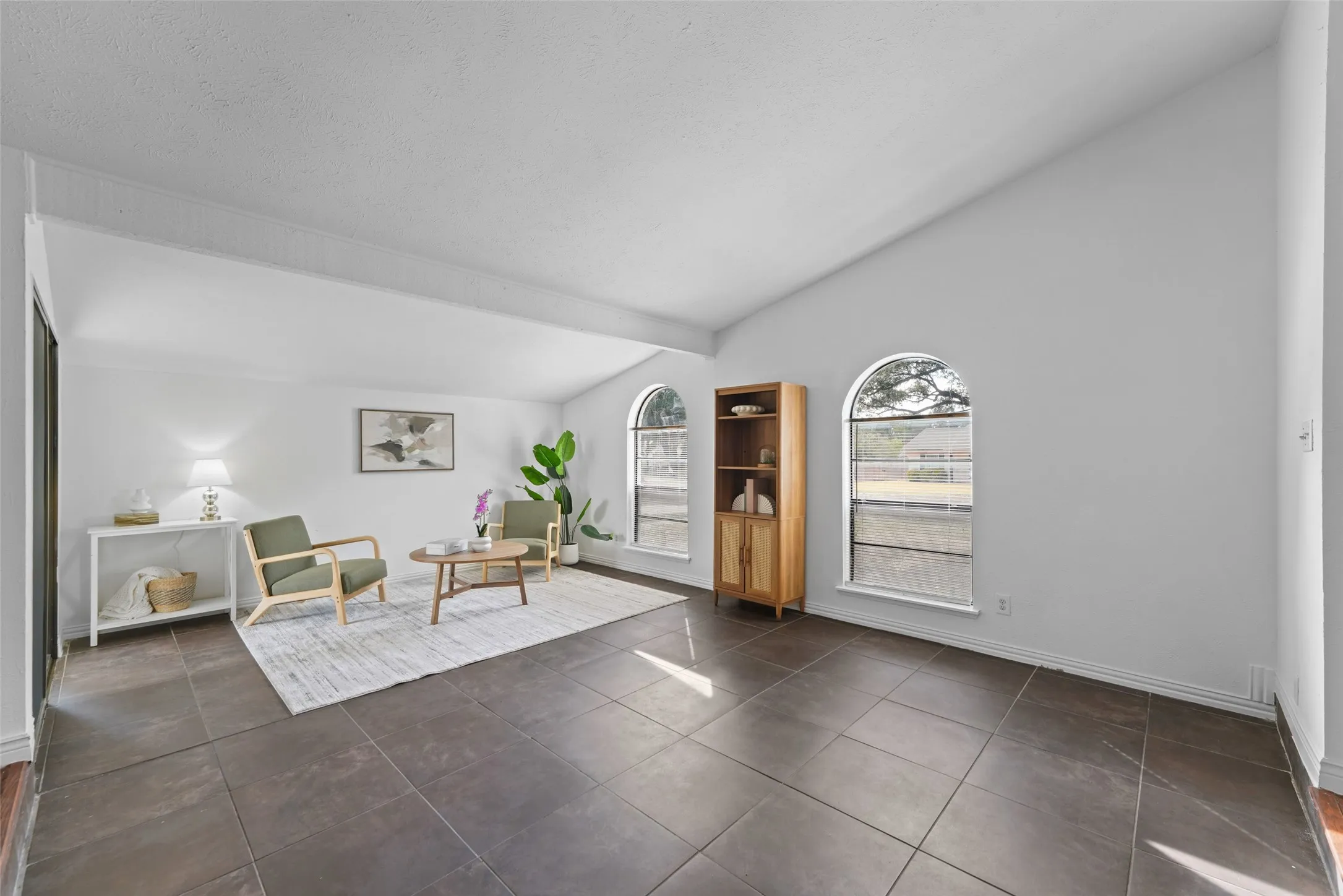 Single Family Residence For Sale in Collin County , 1515 Cherokee Trail, Plano, Texas 75023, 3 Bedroom, 2 Bathroom, 2 Garage spaces, 1,989 Sqft, built in 1976, mls#21393809, Real Estate Agent in Plano, Homes For Sale in Collin county, Homes For Sale in Plano, Realtor in Plano Texas, Real Estate Brokerage Independent Realty Texas, Luminita Cordes Realtor