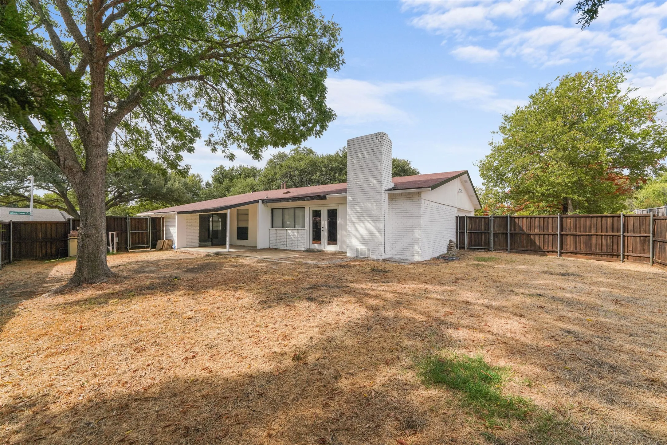 Single Family Residence For Sale in Collin County , 1515 Cherokee Trail, Plano, Texas 75023, 3 Bedroom, 2 Bathroom, 2 Garage spaces, 1,989 Sqft, built in 1976, mls#21393809, Real Estate Agent in Plano, Homes For Sale in Collin county, Homes For Sale in Plano, Realtor in Plano Texas, Real Estate Brokerage Independent Realty Texas, Luminita Cordes Realtor