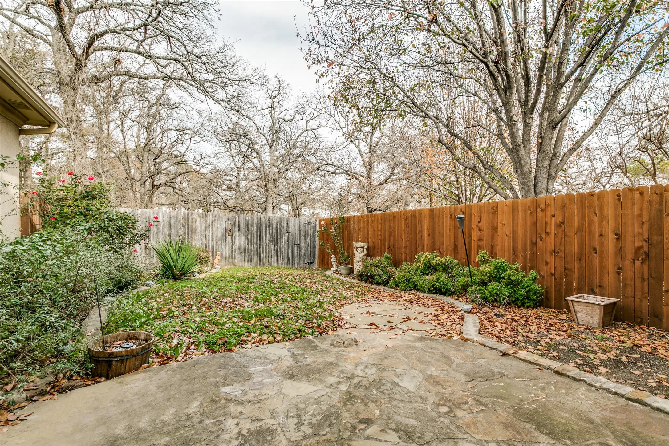 Townhouse For Rent in Tarrant County , 603 Rosemead Drive, Euless, Texas 76039, 2 Bedroom, 3 Bathroom, 2 Garage spaces, 1,480 Sqft, built in 2004, mls#21401260, Real Estate Agent in Euless, Homes For Rent in Tarrant county, Homes For Rent in Euless, Realtor in Euless Texas, Real Estate Brokerage Independent Realty Texas, Luminita Cordes Realtor