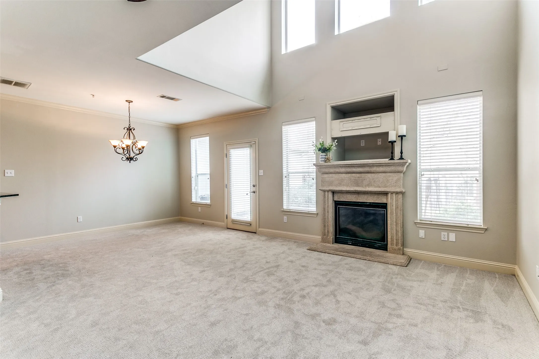 Townhouse For Rent in Tarrant County , 603 Rosemead Drive, Euless, Texas 76039, 2 Bedroom, 3 Bathroom, 2 Garage spaces, 1,480 Sqft, built in 2004, mls#21401260, Real Estate Agent in Euless, Homes For Rent in Tarrant county, Homes For Rent in Euless, Realtor in Euless Texas, Real Estate Brokerage Independent Realty Texas, Luminita Cordes Realtor
