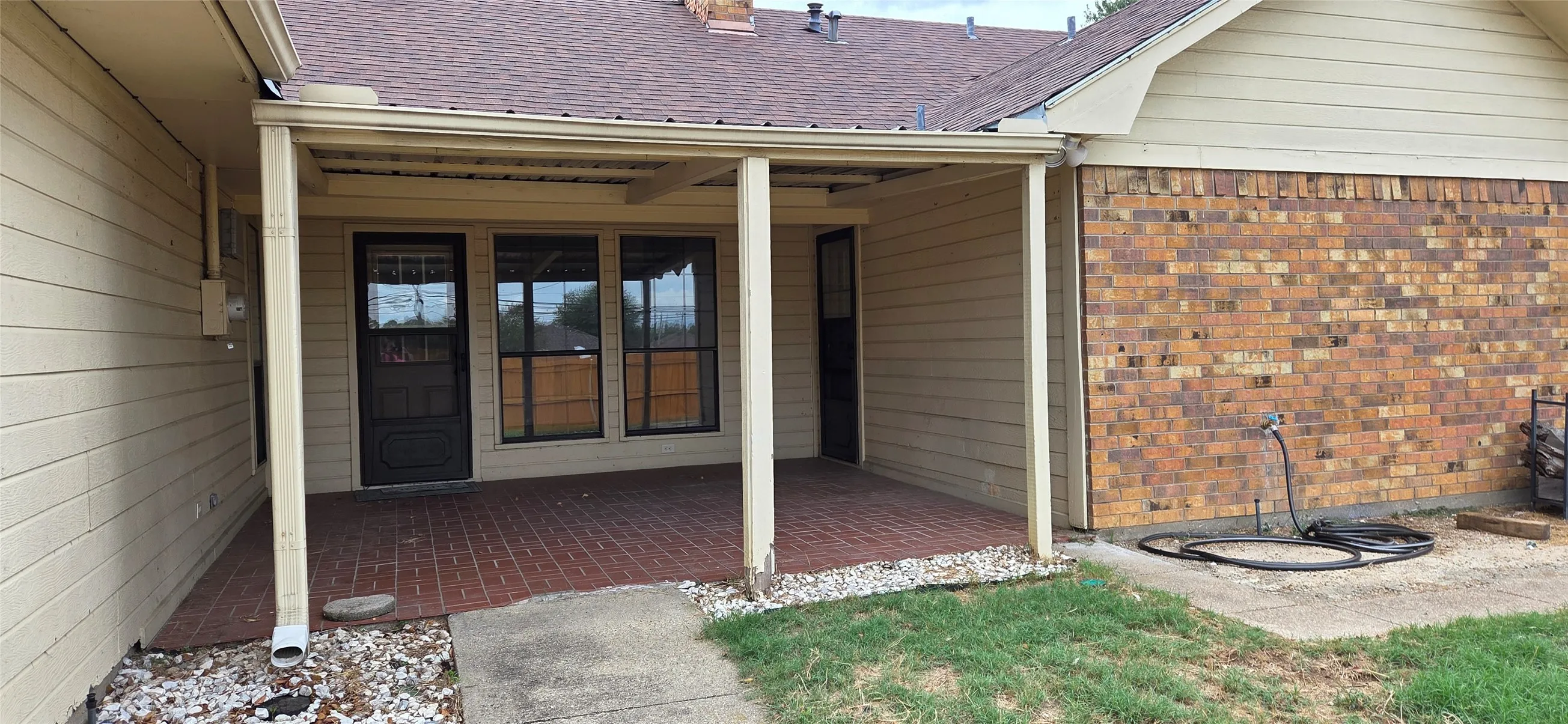 Single Family Residence For Rent in Hopkins County , 144 Hollie Circle, Sulphur Springs, Texas 75482, 3 Bedroom, 2 Bathroom, 2 Garage spaces, 1,639 Sqft, built in 1984, mls#21402795, Real Estate Agent in Sulphur Springs, Homes For Rent in Hopkins county, Homes For Rent in Sulphur Springs, Realtor in Sulphur Springs Texas, Real Estate Brokerage Independent Realty Texas, Luminita Cordes Realtor
