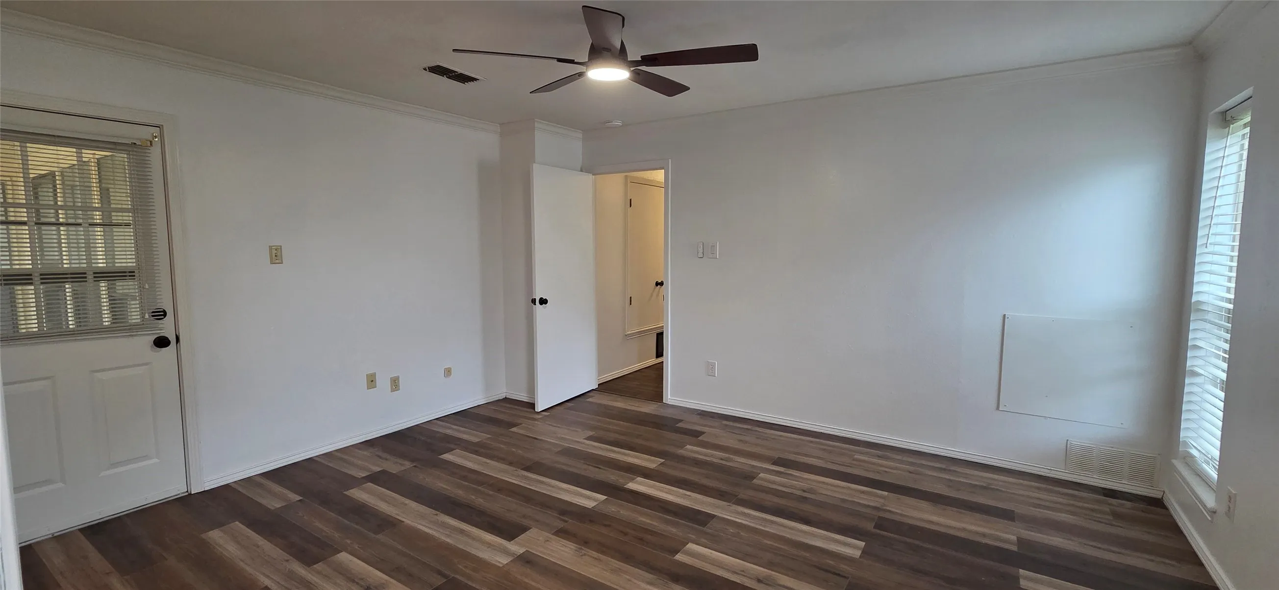 Single Family Residence For Rent in Hopkins County , 144 Hollie Circle, Sulphur Springs, Texas 75482, 3 Bedroom, 2 Bathroom, 2 Garage spaces, 1,639 Sqft, built in 1984, mls#21402795, Real Estate Agent in Sulphur Springs, Homes For Rent in Hopkins county, Homes For Rent in Sulphur Springs, Realtor in Sulphur Springs Texas, Real Estate Brokerage Independent Realty Texas, Luminita Cordes Realtor