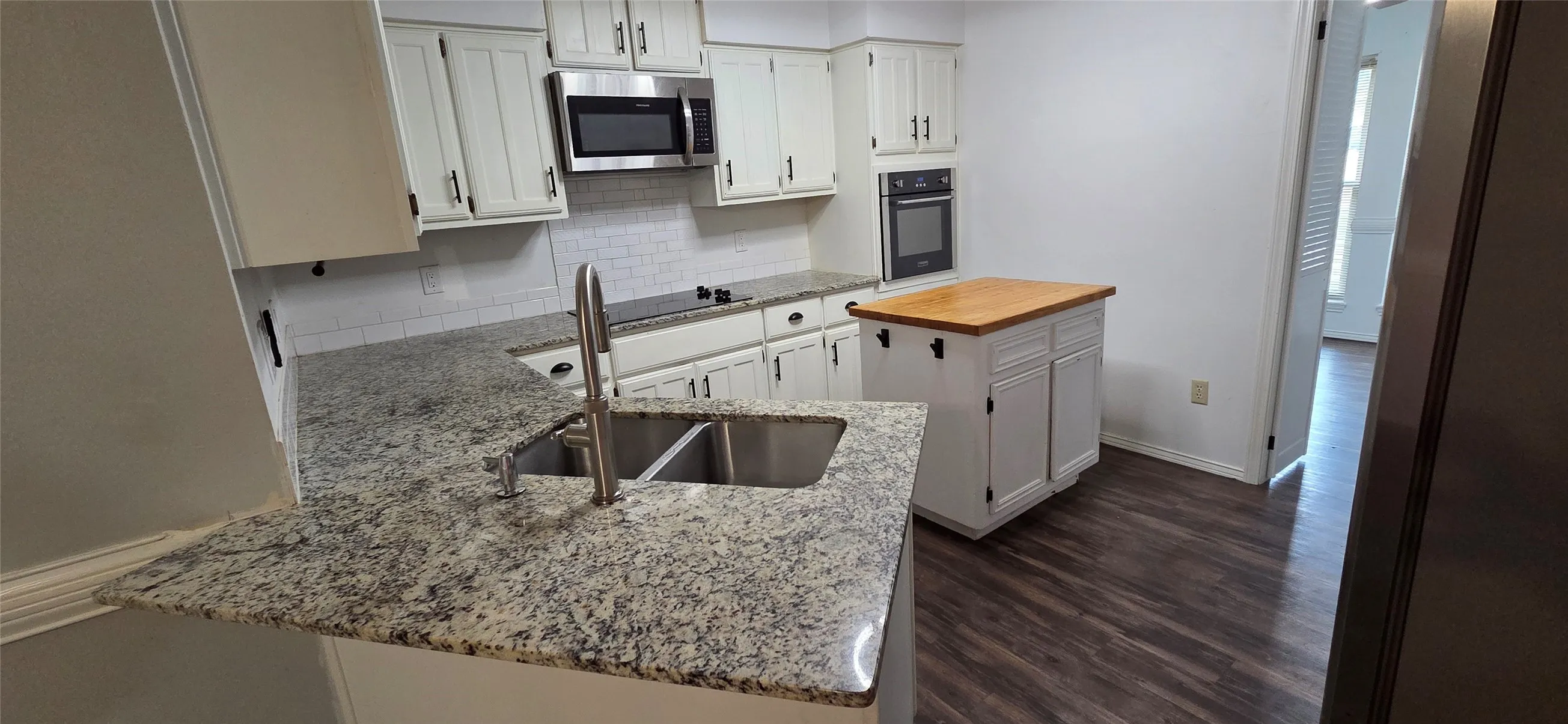 Single Family Residence For Rent in Hopkins County , 144 Hollie Circle, Sulphur Springs, Texas 75482, 3 Bedroom, 2 Bathroom, 2 Garage spaces, 1,639 Sqft, built in 1984, mls#21402795, Real Estate Agent in Sulphur Springs, Homes For Rent in Hopkins county, Homes For Rent in Sulphur Springs, Realtor in Sulphur Springs Texas, Real Estate Brokerage Independent Realty Texas, Luminita Cordes Realtor