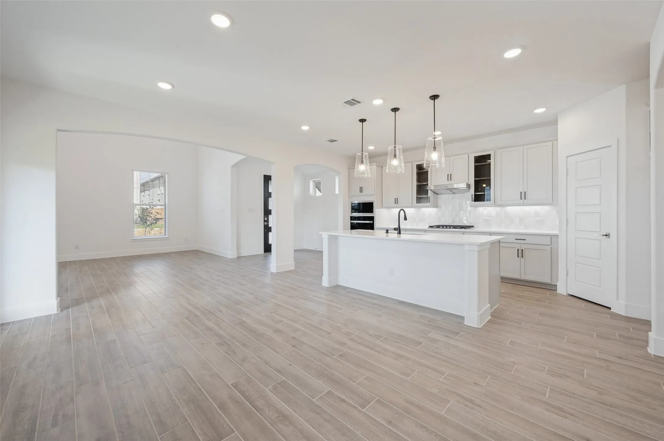 Single Family Residence For Rent in Tarrant County , 400 Buffalo Grass Drive, Euless, Texas 76039, 4 Bedroom, 3 Bathroom, 2 Garage spaces, 2,400 Sqft, built in 2026, mls#21377260, Real Estate Agent in Euless, Homes For Rent in Tarrant county, Homes For Rent in Euless, Realtor in Euless Texas, Real Estate Brokerage Independent Realty Texas, Luminita Cordes Realtor