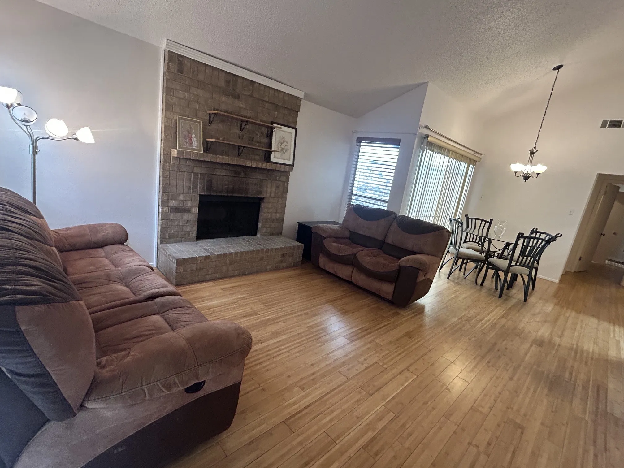 Single Family Residence For Rent in Dallas County , 2962 Canis Circle, Garland, Texas 75044, 2 Bedroom, 2 Bathroom, 1 Garage spaces, 983 Sqft, built in 1977, mls#21401276, Real Estate Agent in Garland, Homes For Rent in Dallas county, Homes For Rent in Garland, Realtor in Garland Texas, Real Estate Brokerage Independent Realty Texas, Luminita Cordes Realtor