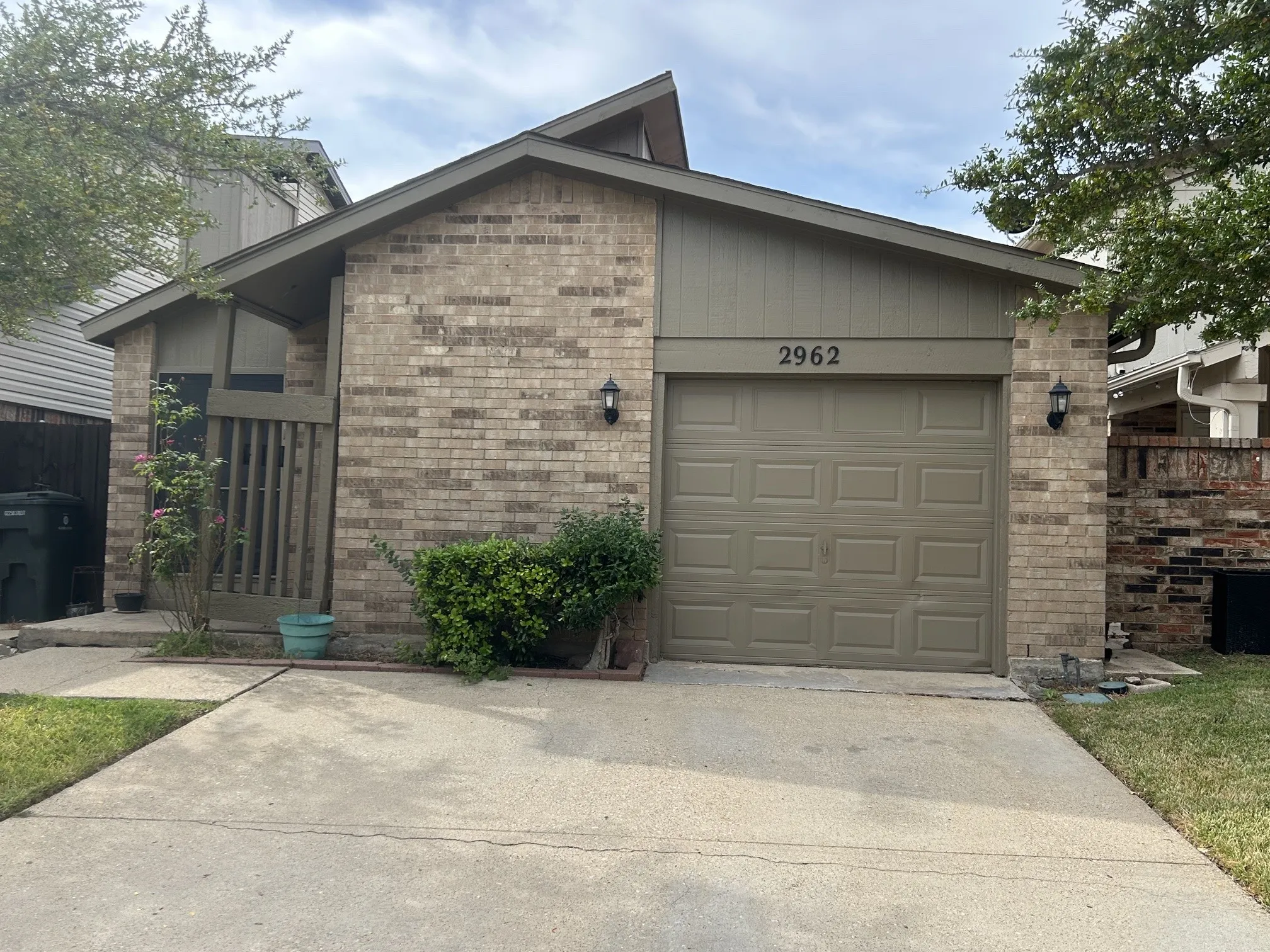 Single Family Residence For Rent in Dallas County , 2962 Canis Circle, Garland, Texas 75044, 2 Bedroom, 2 Bathroom, 1 Garage spaces, 983 Sqft, built in 1977, mls#21401276, Real Estate Agent in Garland, Homes For Rent in Dallas county, Homes For Rent in Garland, Realtor in Garland Texas, Real Estate Brokerage Independent Realty Texas, Luminita Cordes Realtor