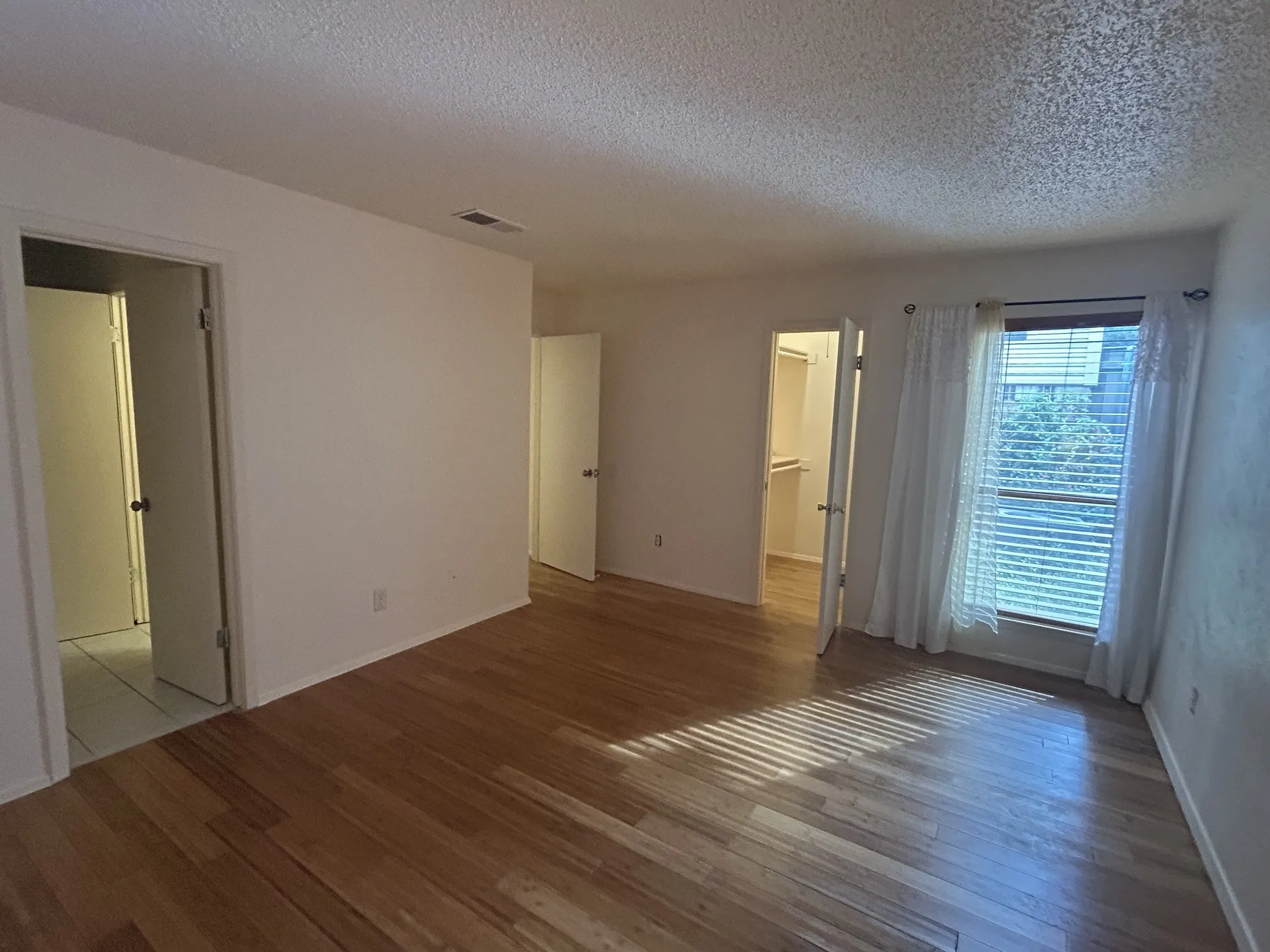 Single Family Residence For Rent in Dallas County , 2962 Canis Circle, Garland, Texas 75044, 2 Bedroom, 2 Bathroom, 1 Garage spaces, 983 Sqft, built in 1977, mls#21401276, Real Estate Agent in Garland, Homes For Rent in Dallas county, Homes For Rent in Garland, Realtor in Garland Texas, Real Estate Brokerage Independent Realty Texas, Luminita Cordes Realtor