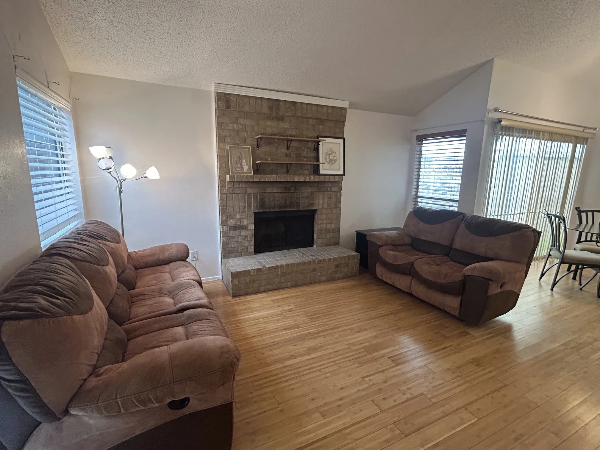 Single Family Residence For Rent in Dallas County , 2962 Canis Circle, Garland, Texas 75044, 2 Bedroom, 2 Bathroom, 1 Garage spaces, 983 Sqft, built in 1977, mls#21401276, Real Estate Agent in Garland, Homes For Rent in Dallas county, Homes For Rent in Garland, Realtor in Garland Texas, Real Estate Brokerage Independent Realty Texas, Luminita Cordes Realtor