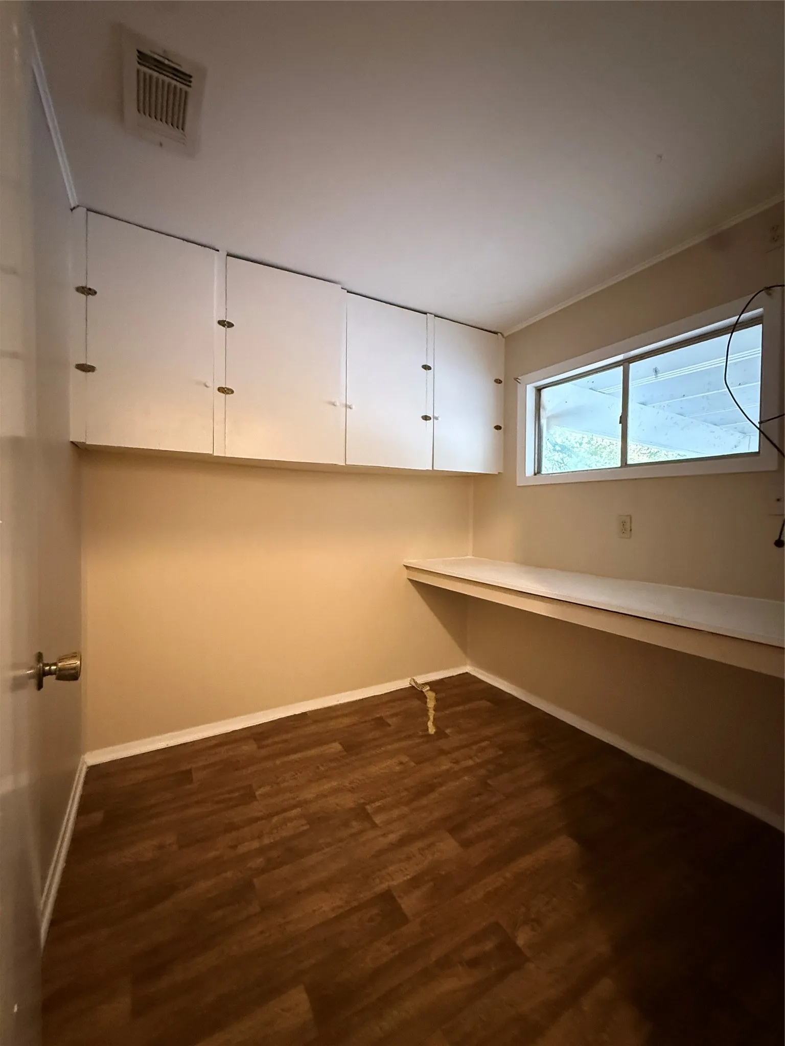 Single Family Residence For Sale in Henderson County , 711 Saint Thomas Drive, Athens, Texas 75751, 3 Bedroom, 2 Bathroom, Garage spaces, 1,600 Sqft, built in 1953, mls#21402800, Real Estate Agent in Athens, Homes For Sale in Henderson county, Homes For Sale in Athens, Realtor in Athens Texas, Real Estate Brokerage Independent Realty Texas, Luminita Cordes Realtor