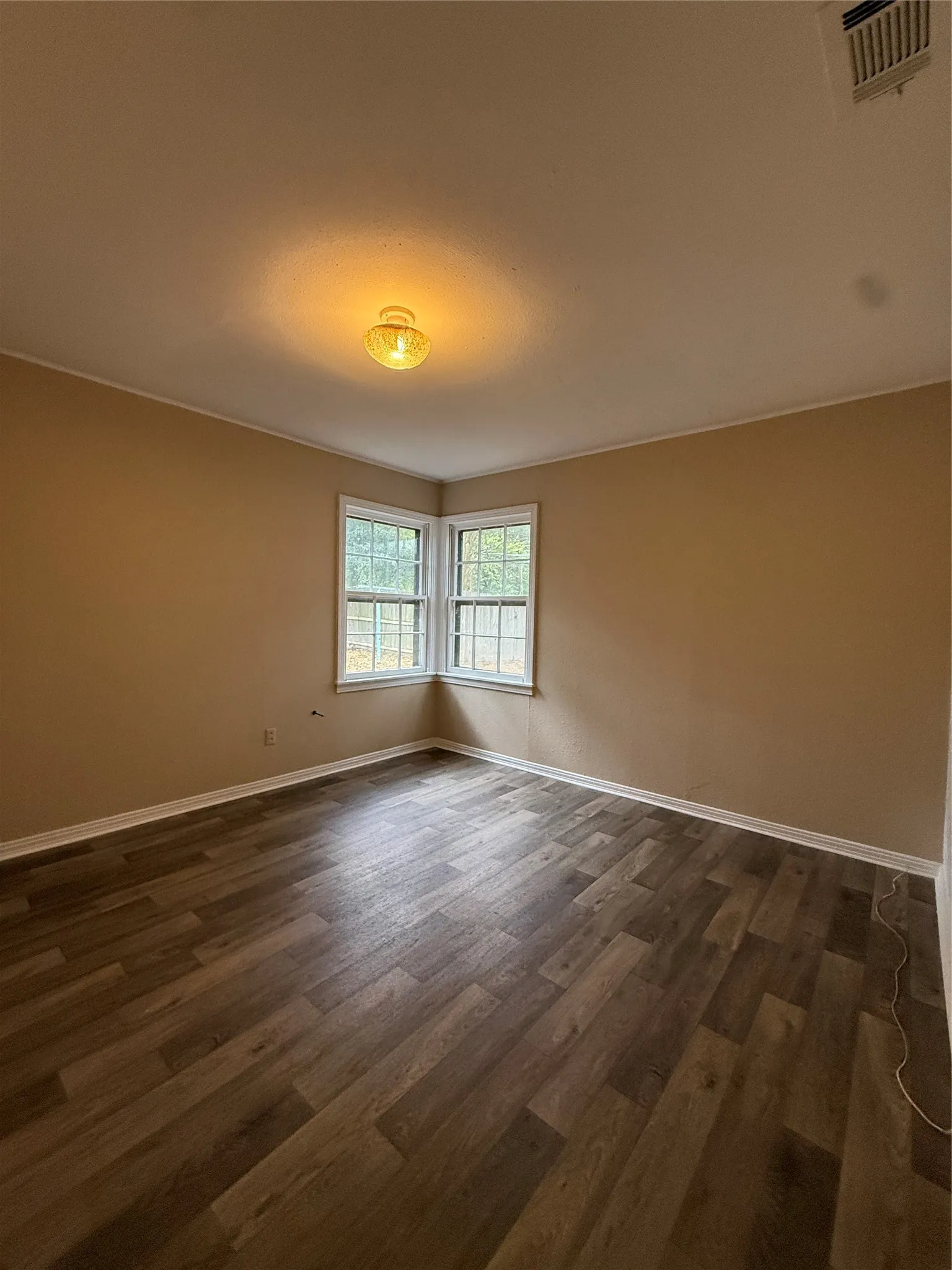 Single Family Residence For Sale in Henderson County , 711 Saint Thomas Drive, Athens, Texas 75751, 3 Bedroom, 2 Bathroom, Garage spaces, 1,600 Sqft, built in 1953, mls#21402800, Real Estate Agent in Athens, Homes For Sale in Henderson county, Homes For Sale in Athens, Realtor in Athens Texas, Real Estate Brokerage Independent Realty Texas, Luminita Cordes Realtor