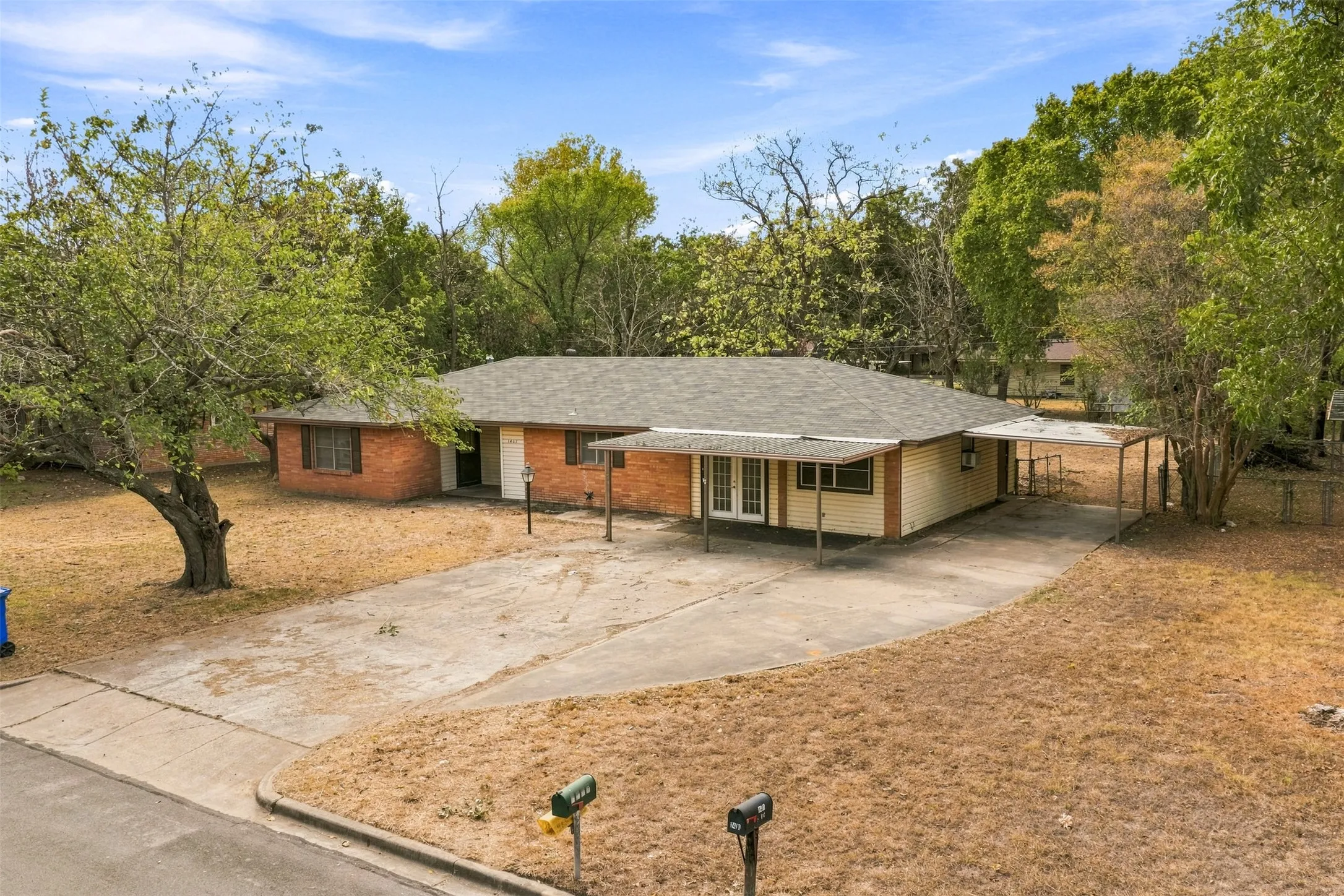 Single Family Residence For Sale in Mc Lennan County , 1407 Berkshire Street, Waco, Texas 76705, 3 Bedroom, 2 Bathroom, Garage spaces, 2,040 Sqft, built in 1960, mls#21402801, Real Estate Agent in Waco, Homes For Sale in Mc Lennan county, Homes For Sale in Waco, Realtor in Waco Texas, Real Estate Brokerage Independent Realty Texas, Luminita Cordes Realtor