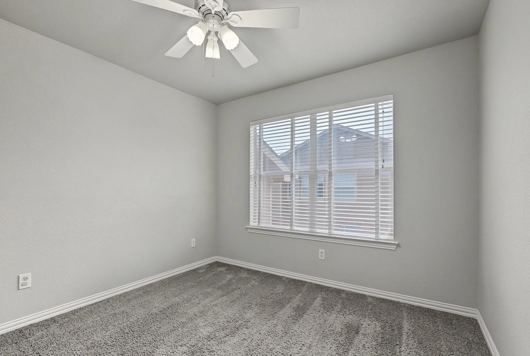 Townhouse For Sale in Collin County , 936 Cypress Creek Drive, Plano, Texas 75025, 3 Bedroom, 3 Bathroom, 2 Garage spaces, 1,585 Sqft, built in 2000, mls#21401639, Real Estate Agent in Plano, Homes For Sale in Collin county, Homes For Sale in Plano, Realtor in Plano Texas, Real Estate Brokerage Independent Realty Texas, Luminita Cordes Realtor