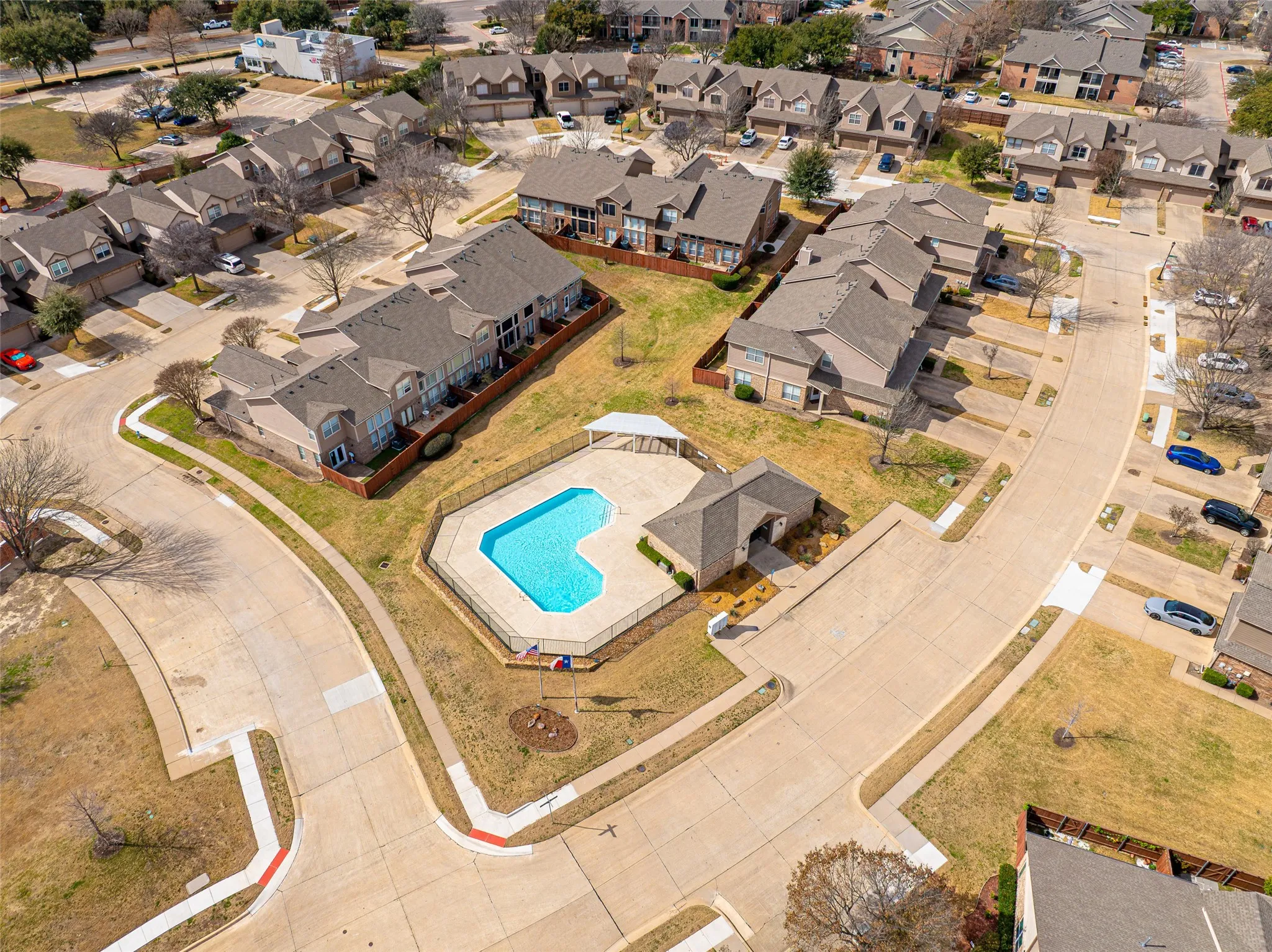 Townhouse For Sale in Collin County , 936 Cypress Creek Drive, Plano, Texas 75025, 3 Bedroom, 3 Bathroom, 2 Garage spaces, 1,585 Sqft, built in 2000, mls#21401639, Real Estate Agent in Plano, Homes For Sale in Collin county, Homes For Sale in Plano, Realtor in Plano Texas, Real Estate Brokerage Independent Realty Texas, Luminita Cordes Realtor