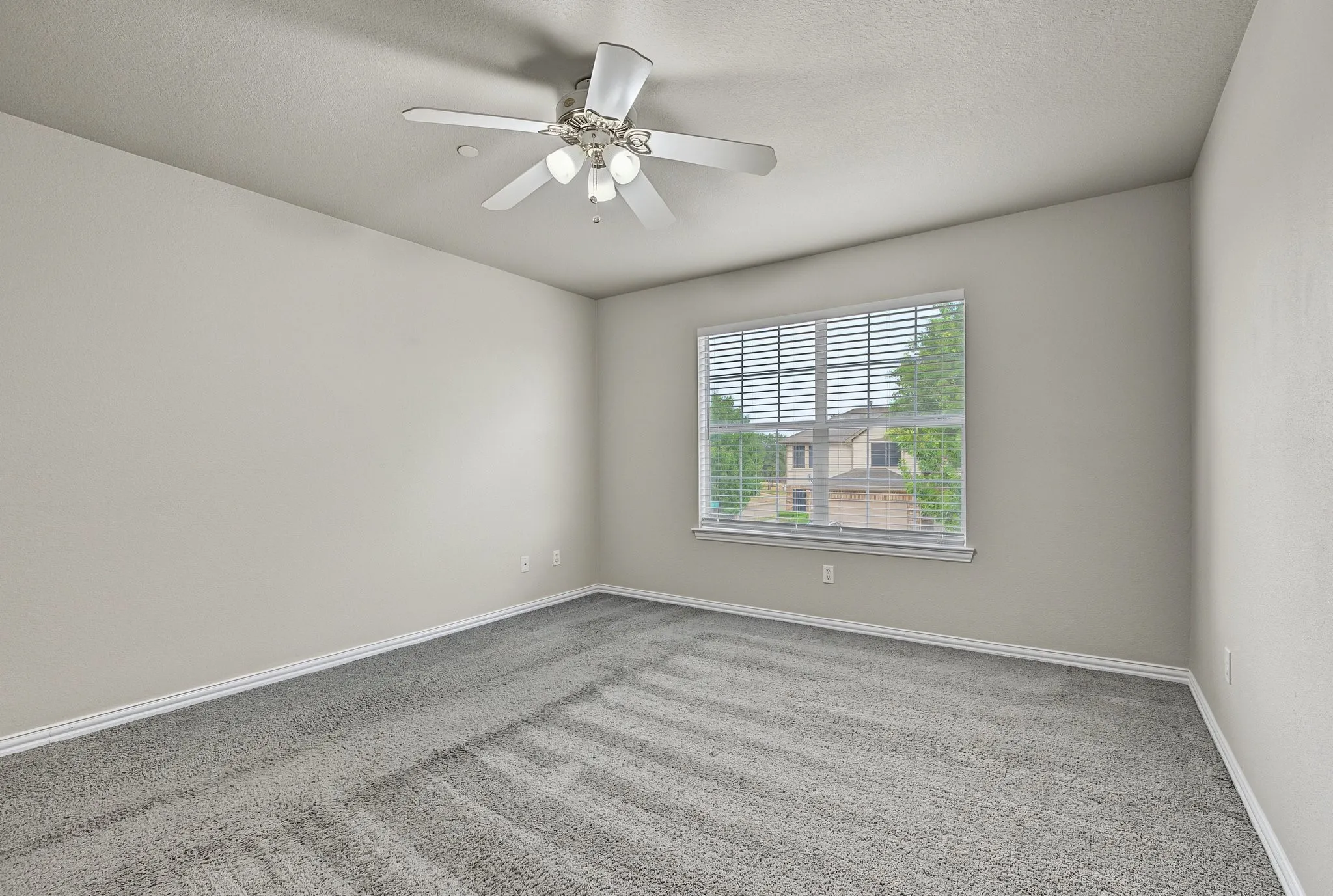 Townhouse For Sale in Collin County , 936 Cypress Creek Drive, Plano, Texas 75025, 3 Bedroom, 3 Bathroom, 2 Garage spaces, 1,585 Sqft, built in 2000, mls#21401639, Real Estate Agent in Plano, Homes For Sale in Collin county, Homes For Sale in Plano, Realtor in Plano Texas, Real Estate Brokerage Independent Realty Texas, Luminita Cordes Realtor