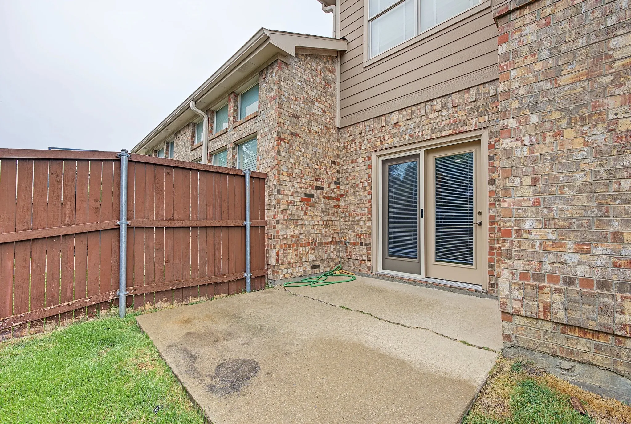 Townhouse For Sale in Collin County , 936 Cypress Creek Drive, Plano, Texas 75025, 3 Bedroom, 3 Bathroom, 2 Garage spaces, 1,585 Sqft, built in 2000, mls#21401639, Real Estate Agent in Plano, Homes For Sale in Collin county, Homes For Sale in Plano, Realtor in Plano Texas, Real Estate Brokerage Independent Realty Texas, Luminita Cordes Realtor