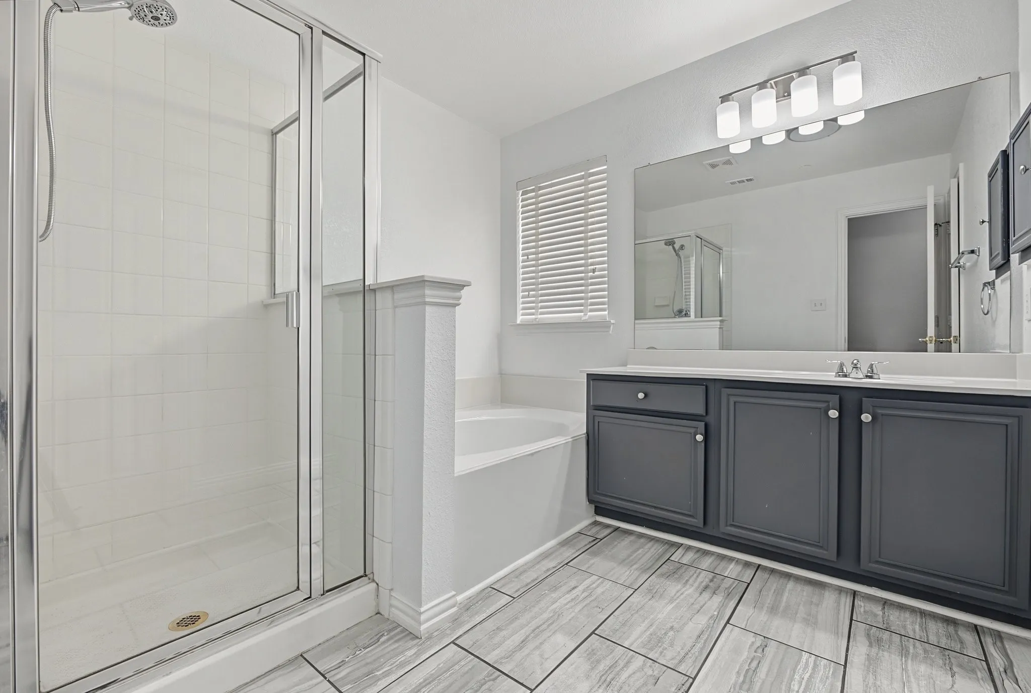 Townhouse For Sale in Collin County , 936 Cypress Creek Drive, Plano, Texas 75025, 3 Bedroom, 3 Bathroom, 2 Garage spaces, 1,585 Sqft, built in 2000, mls#21401639, Real Estate Agent in Plano, Homes For Sale in Collin county, Homes For Sale in Plano, Realtor in Plano Texas, Real Estate Brokerage Independent Realty Texas, Luminita Cordes Realtor