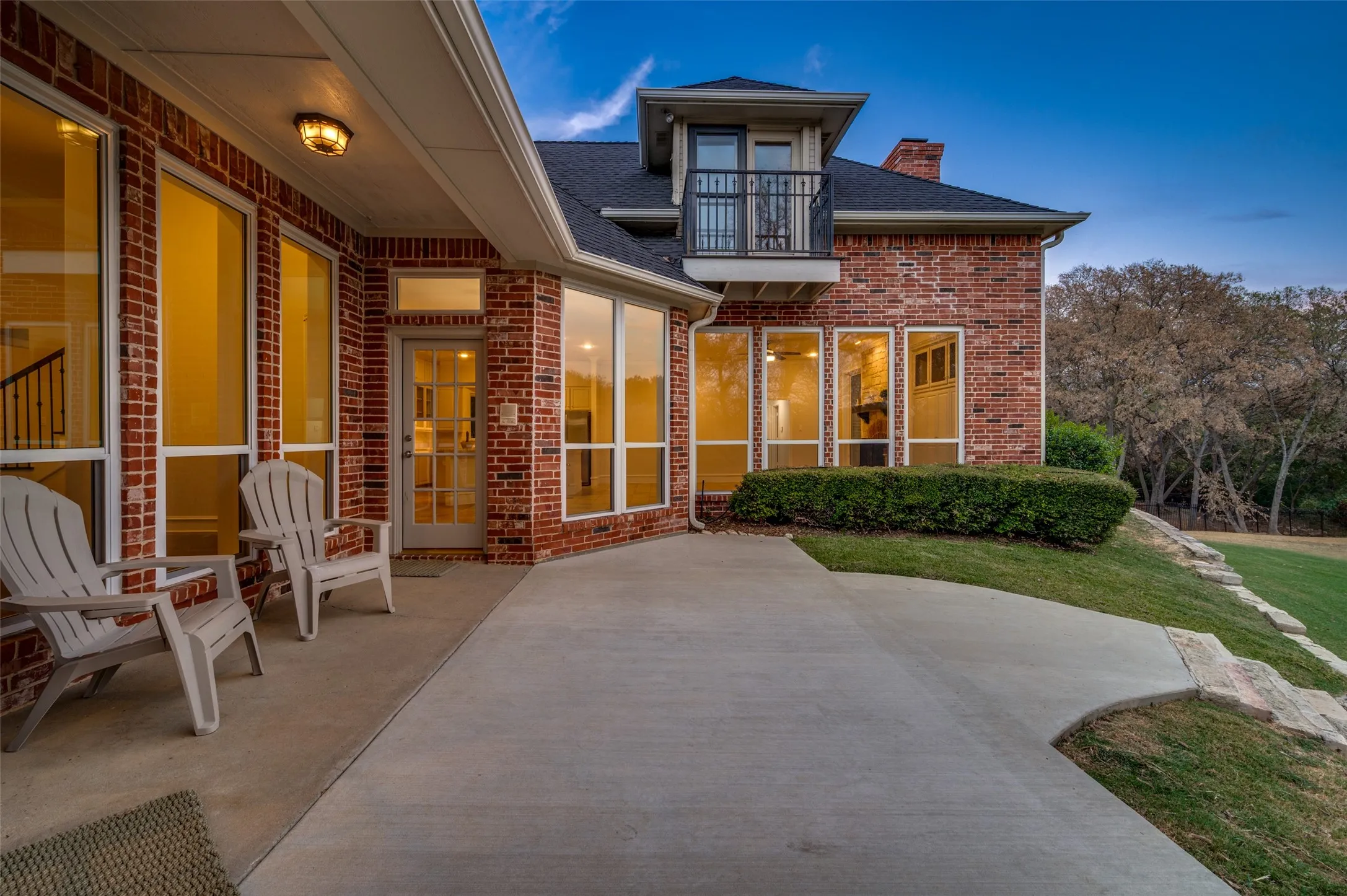 Covered and extended patio to enjoy those Texas mornings and evenings