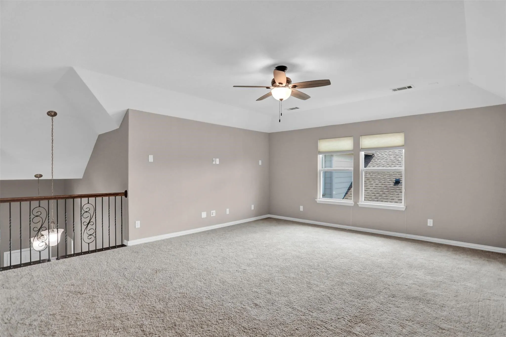 Single Family Residence For Rent in Collin County , 3713 Limousine Parkway, Mc Kinney, Texas 75071, 4 Bedroom, 3 Bathroom, 2 Garage spaces, 2,987 Sqft, built in 2016, mls#21400253, Real Estate Agent in Mc Kinney, Homes For Rent in Collin county, Homes For Rent in Mc Kinney, Realtor in Mc Kinney Texas, Real Estate Brokerage Independent Realty Texas, Luminita Cordes Realtor