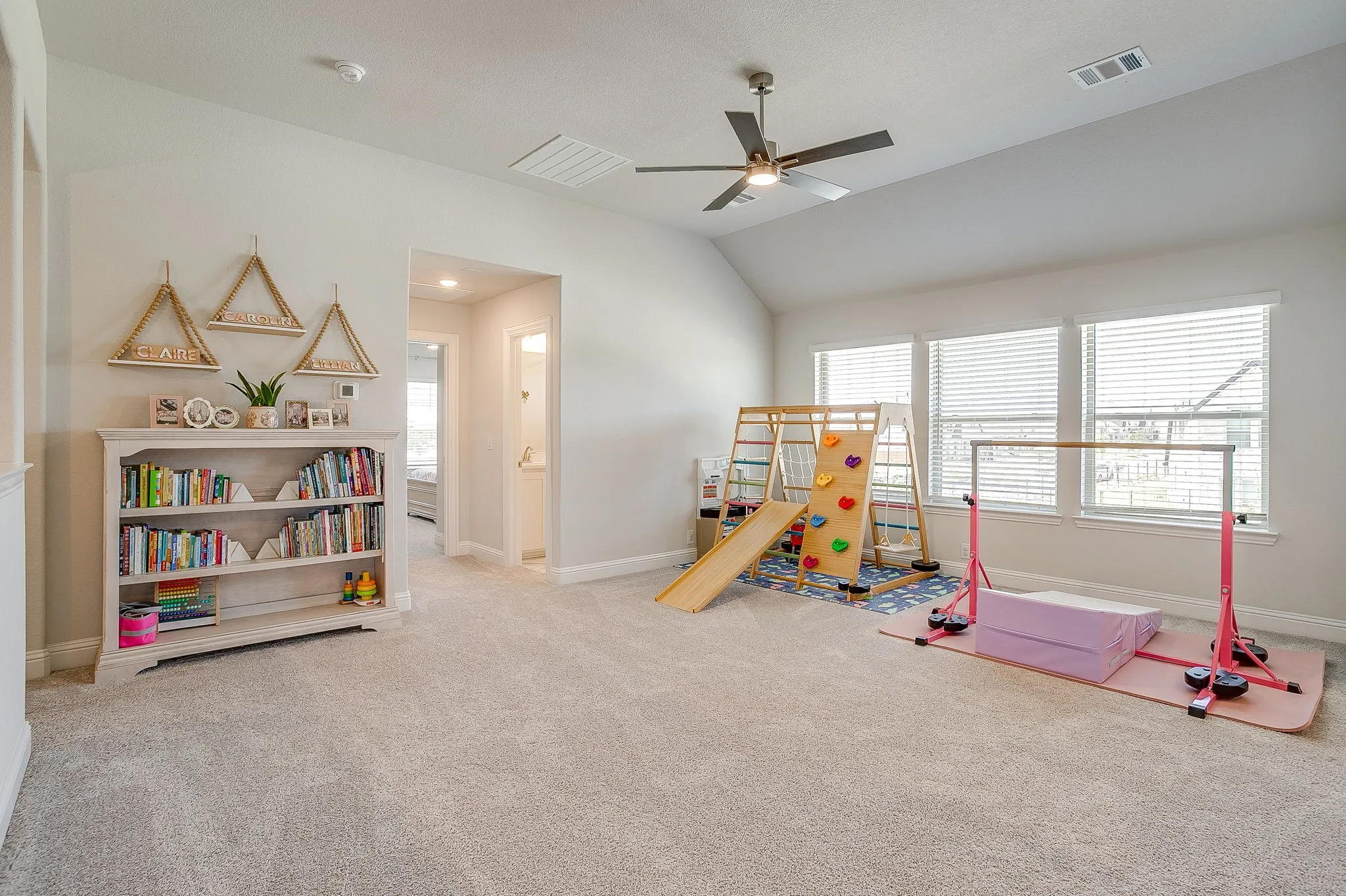 Single Family Residence For Rent in Parker County , 128 Kingfisher Lane, Aledo, Texas 76008, 5 Bedroom, 4 Bathroom, 2 Garage spaces, 3,558 Sqft, built in 2024, mls#21402811, Real Estate Agent in Aledo, Homes For Rent in Parker county, Homes For Rent in Aledo, Realtor in Aledo Texas, Real Estate Brokerage Independent Realty Texas, Luminita Cordes Realtor