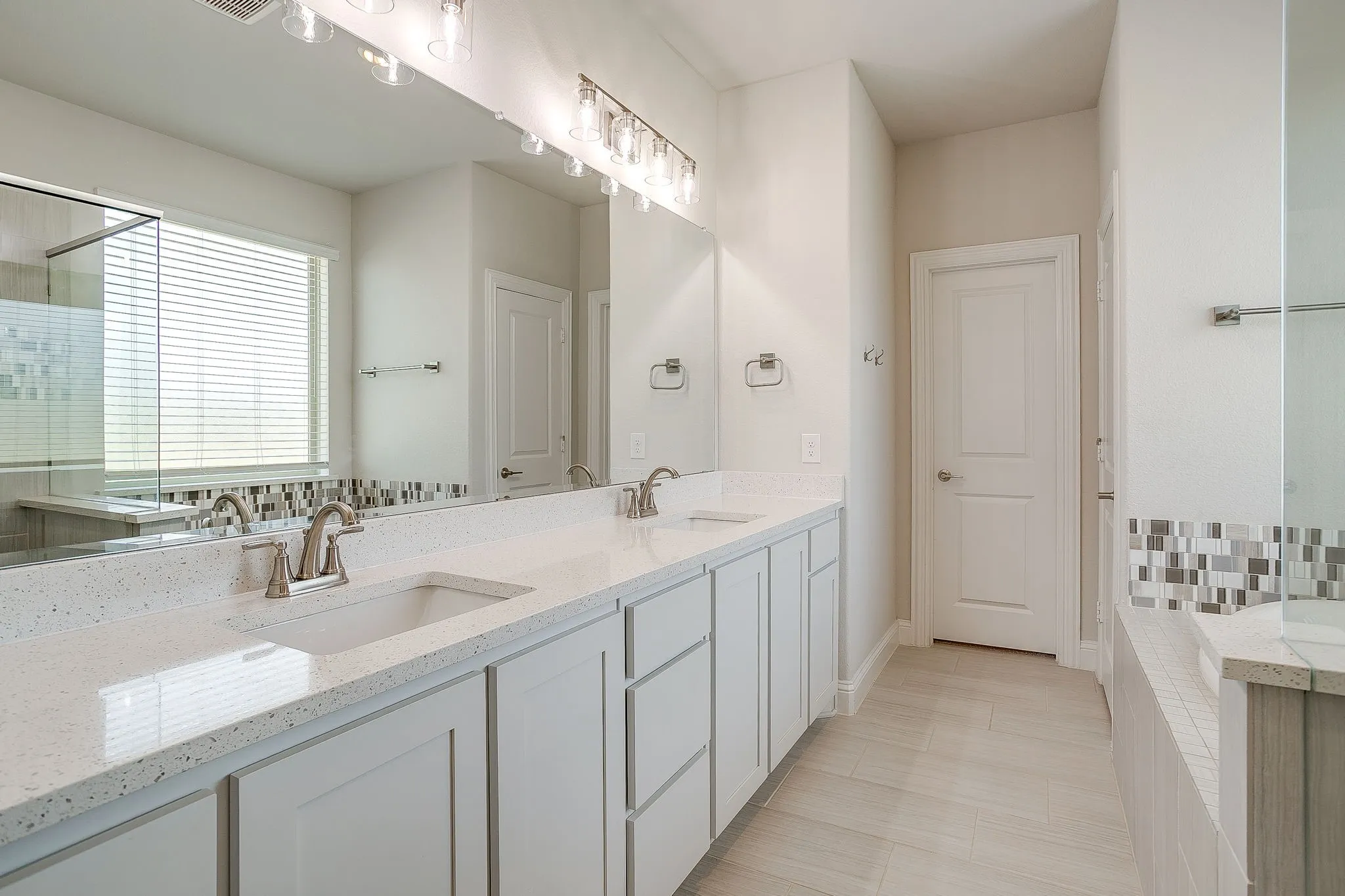 Single Family Residence For Rent in Parker County , 128 Kingfisher Lane, Aledo, Texas 76008, 5 Bedroom, 4 Bathroom, 2 Garage spaces, 3,558 Sqft, built in 2024, mls#21402811, Real Estate Agent in Aledo, Homes For Rent in Parker county, Homes For Rent in Aledo, Realtor in Aledo Texas, Real Estate Brokerage Independent Realty Texas, Luminita Cordes Realtor