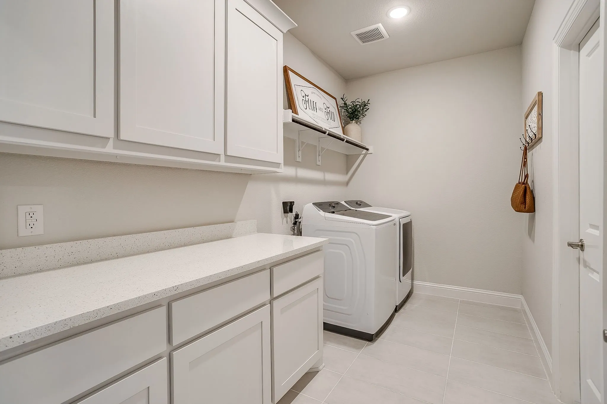 Single Family Residence For Rent in Parker County , 128 Kingfisher Lane, Aledo, Texas 76008, 5 Bedroom, 4 Bathroom, 2 Garage spaces, 3,558 Sqft, built in 2024, mls#21402811, Real Estate Agent in Aledo, Homes For Rent in Parker county, Homes For Rent in Aledo, Realtor in Aledo Texas, Real Estate Brokerage Independent Realty Texas, Luminita Cordes Realtor