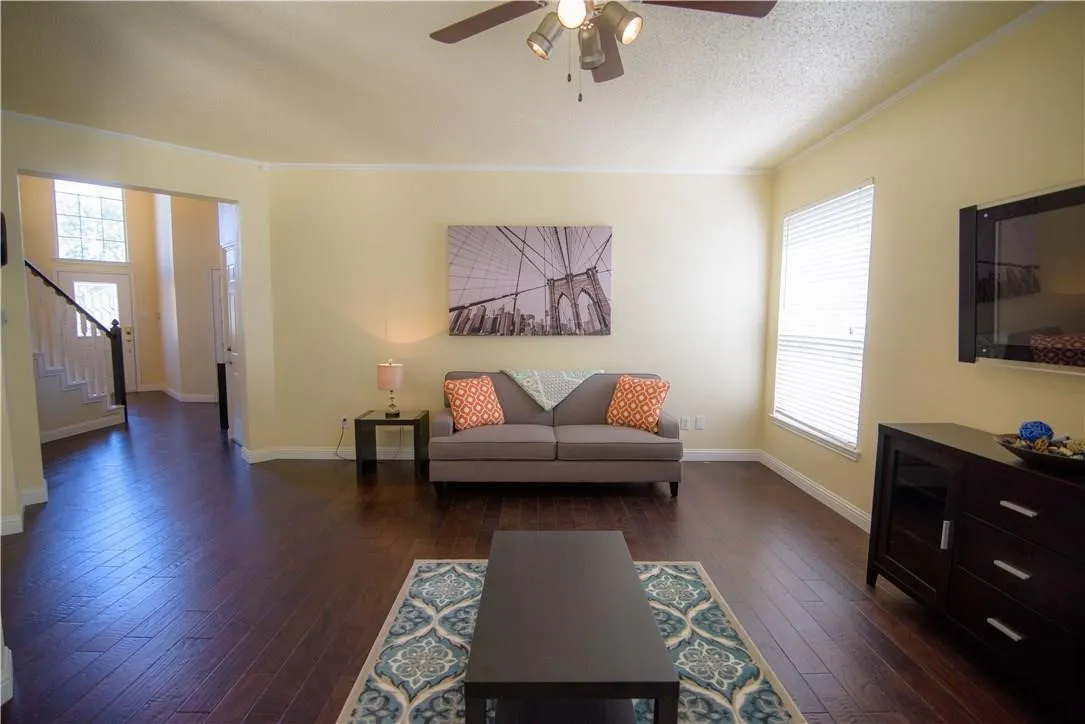 Single Family Residence For Rent in Denton County , 18516 Timber Oaks Drive, Dallas, Texas 75287, 3 Bedroom, 3 Bathroom, 2 Garage spaces, 2,078 Sqft, built in 1991, mls#21402812, Real Estate Agent in Dallas, Homes For Rent in Denton county, Homes For Rent in Dallas, Realtor in Dallas Texas, Real Estate Brokerage Independent Realty Texas, Luminita Cordes Realtor