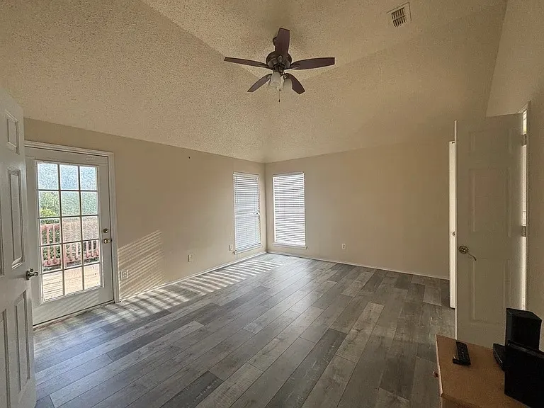 Single Family Residence For Rent in Denton County , 18516 Timber Oaks Drive, Dallas, Texas 75287, 3 Bedroom, 3 Bathroom, 2 Garage spaces, 2,078 Sqft, built in 1991, mls#21402812, Real Estate Agent in Dallas, Homes For Rent in Denton county, Homes For Rent in Dallas, Realtor in Dallas Texas, Real Estate Brokerage Independent Realty Texas, Luminita Cordes Realtor