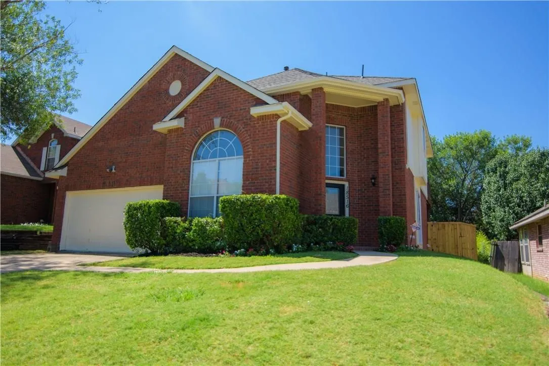 Single Family Residence For Rent in Denton County , 18516 Timber Oaks Drive, Dallas, Texas 75287, 3 Bedroom, 3 Bathroom, 2 Garage spaces, 2,078 Sqft, built in 1991, mls#21402812, Real Estate Agent in Dallas, Homes For Rent in Denton county, Homes For Rent in Dallas, Realtor in Dallas Texas, Real Estate Brokerage Independent Realty Texas, Luminita Cordes Realtor