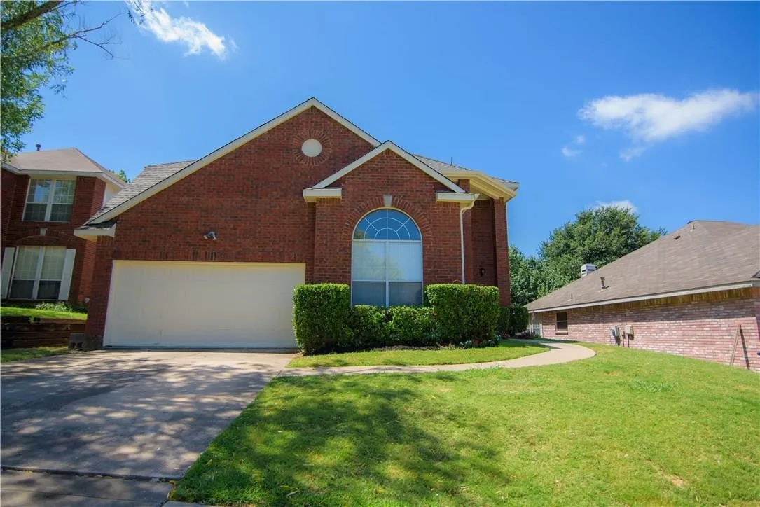 Single Family Residence For Rent in Denton County , 18516 Timber Oaks Drive, Dallas, Texas 75287, 3 Bedroom, 3 Bathroom, 2 Garage spaces, 2,078 Sqft, built in 1991, mls#21402812, Real Estate Agent in Dallas, Homes For Rent in Denton county, Homes For Rent in Dallas, Realtor in Dallas Texas, Real Estate Brokerage Independent Realty Texas, Luminita Cordes Realtor