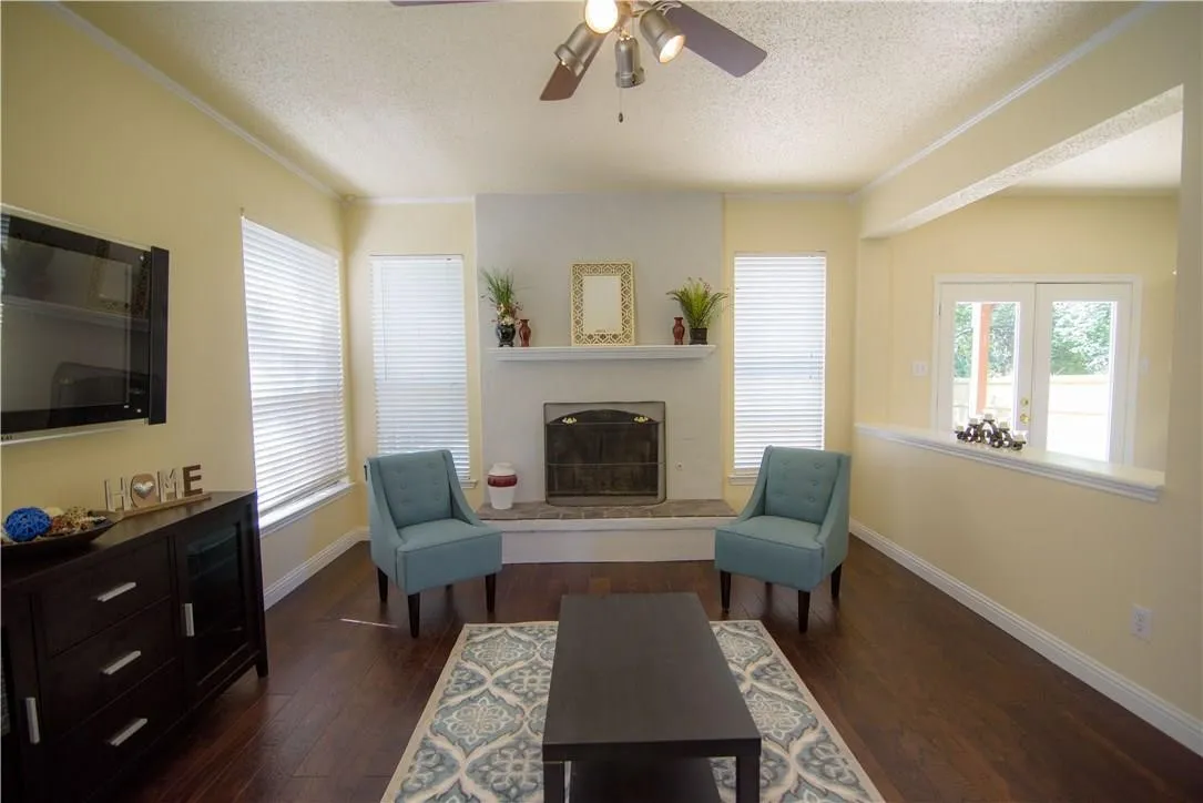 Single Family Residence For Rent in Denton County , 18516 Timber Oaks Drive, Dallas, Texas 75287, 3 Bedroom, 3 Bathroom, 2 Garage spaces, 2,078 Sqft, built in 1991, mls#21402812, Real Estate Agent in Dallas, Homes For Rent in Denton county, Homes For Rent in Dallas, Realtor in Dallas Texas, Real Estate Brokerage Independent Realty Texas, Luminita Cordes Realtor