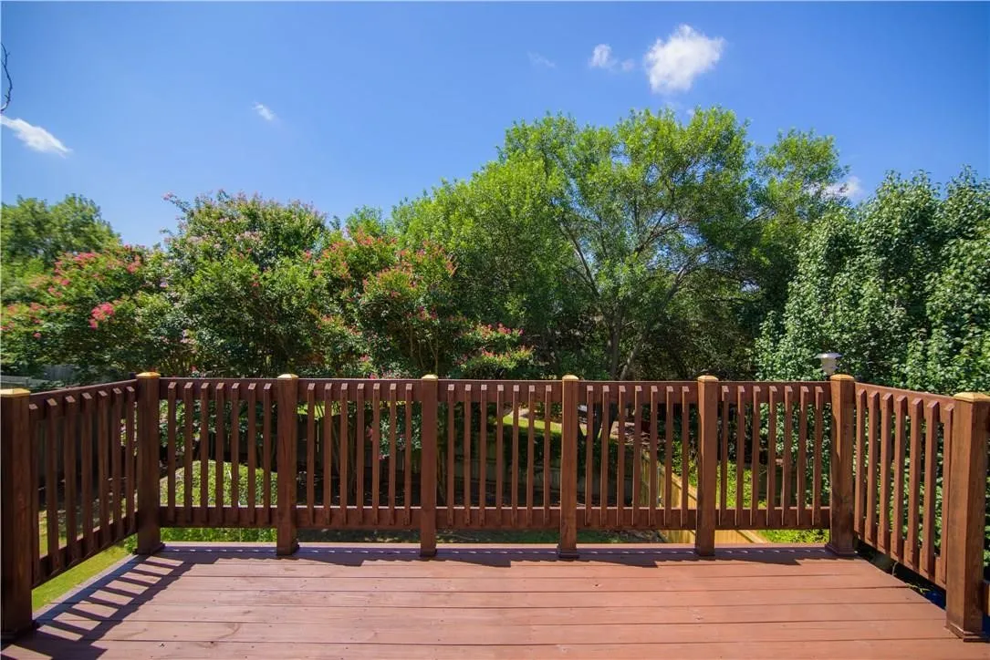 Single Family Residence For Rent in Denton County , 18516 Timber Oaks Drive, Dallas, Texas 75287, 3 Bedroom, 3 Bathroom, 2 Garage spaces, 2,078 Sqft, built in 1991, mls#21402812, Real Estate Agent in Dallas, Homes For Rent in Denton county, Homes For Rent in Dallas, Realtor in Dallas Texas, Real Estate Brokerage Independent Realty Texas, Luminita Cordes Realtor