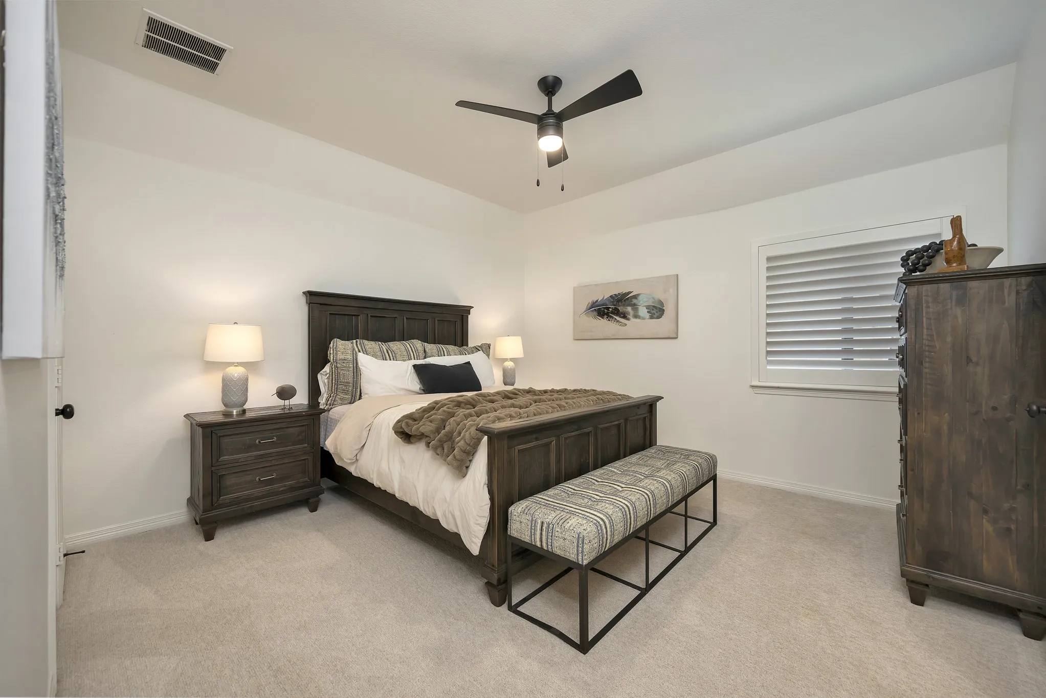 Oversized bedroom 3