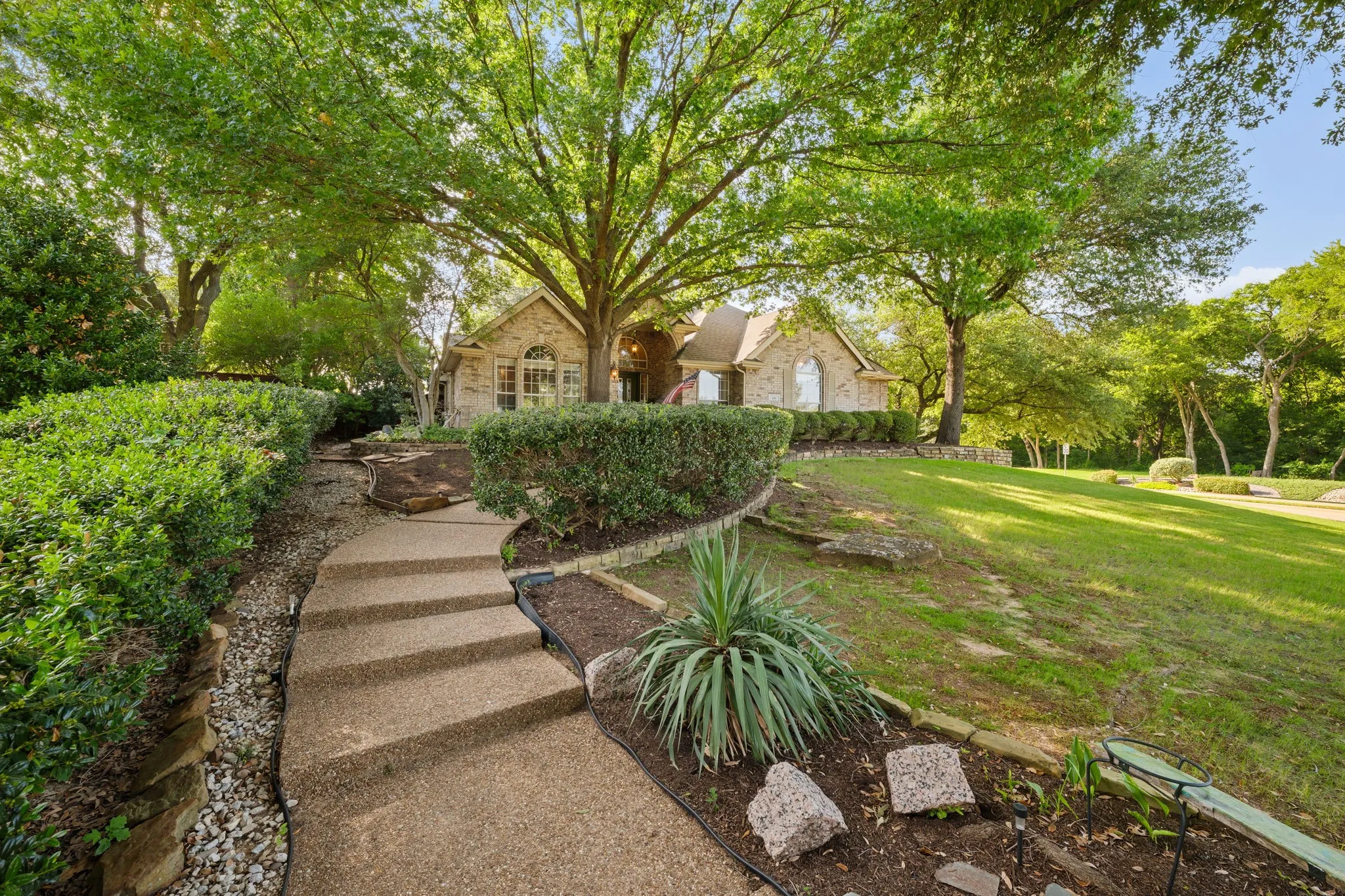 Single Family Residence For Rent in Collin County , 400 Watters Crossing Court, Allen, Texas 75013, 4 Bedroom, 2 Bathroom, 1 Garage spaces, 2,181 Sqft, built in 1993, mls#21401534, Real Estate Agent in Allen, Homes For Rent in Collin county, Homes For Rent in Allen, Realtor in Allen Texas, Real Estate Brokerage Independent Realty Texas, Luminita Cordes Realtor