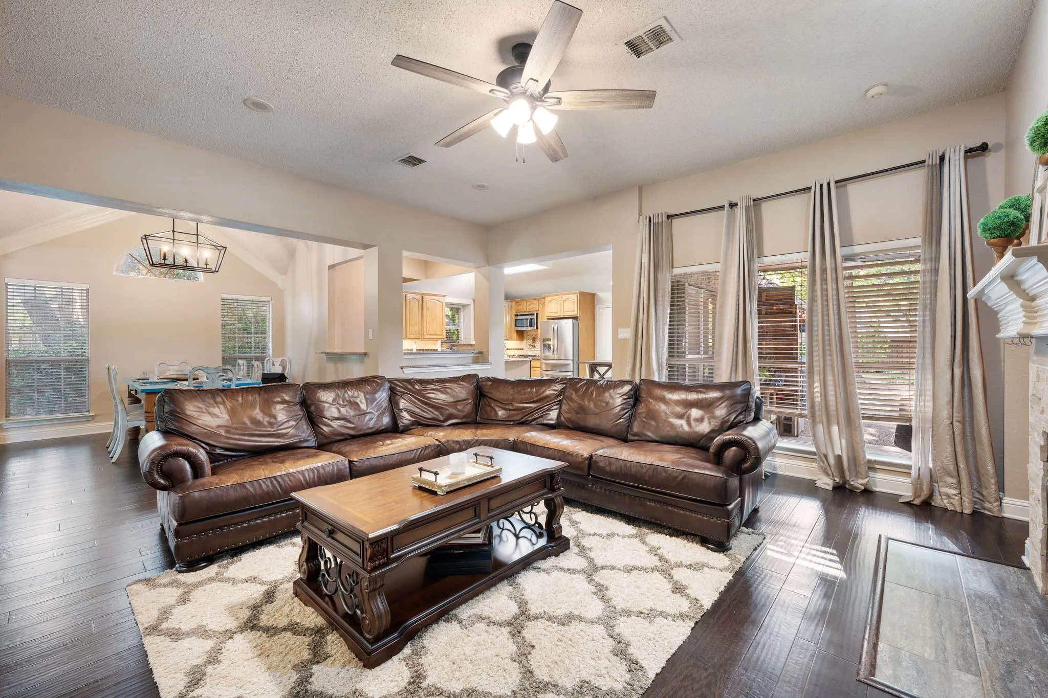 Single Family Residence For Rent in Collin County , 400 Watters Crossing Court, Allen, Texas 75013, 4 Bedroom, 2 Bathroom, 1 Garage spaces, 2,181 Sqft, built in 1993, mls#21401534, Real Estate Agent in Allen, Homes For Rent in Collin county, Homes For Rent in Allen, Realtor in Allen Texas, Real Estate Brokerage Independent Realty Texas, Luminita Cordes Realtor
