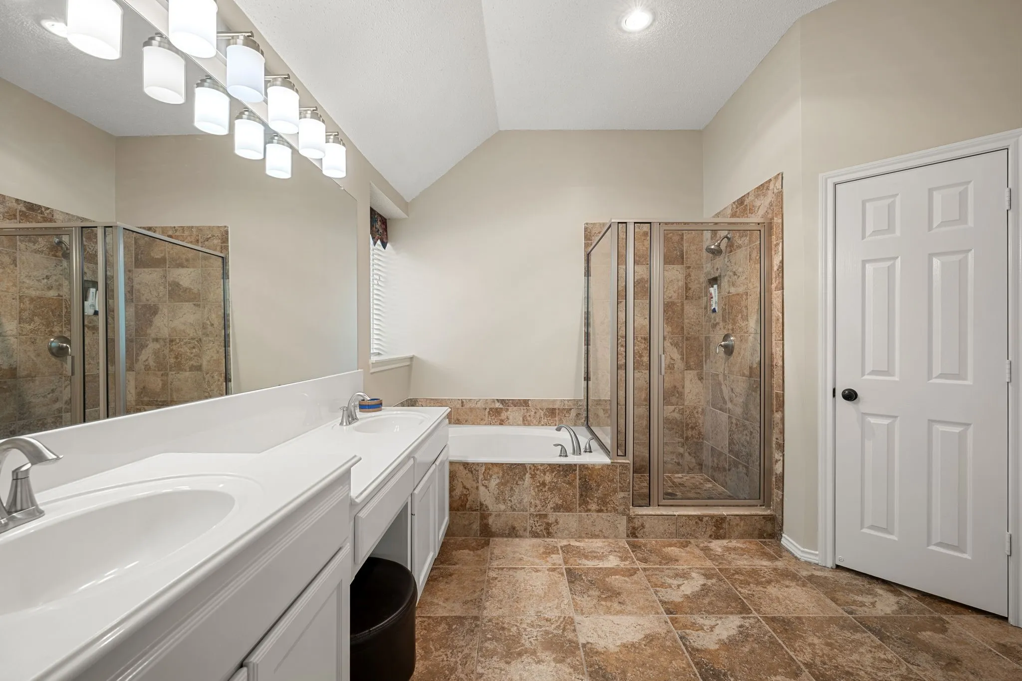 Single Family Residence For Rent in Collin County , 400 Watters Crossing Court, Allen, Texas 75013, 4 Bedroom, 2 Bathroom, 1 Garage spaces, 2,181 Sqft, built in 1993, mls#21401534, Real Estate Agent in Allen, Homes For Rent in Collin county, Homes For Rent in Allen, Realtor in Allen Texas, Real Estate Brokerage Independent Realty Texas, Luminita Cordes Realtor