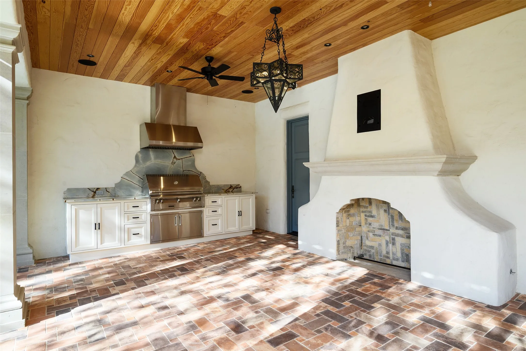 Single Family Residence For Sale in Dallas County , 4400 Belfort Place, Highland Park, Texas 75205, 6 Bedroom, 11 Bathroom, 4 Garage spaces, 14,434 Sqft, built in 2022, mls#21389912, Real Estate Agent in Highland Park, Homes For Sale in Dallas county, Homes For Sale in Highland Park, Realtor in Highland Park Texas, Real Estate Brokerage Independent Realty Texas, Luminita Cordes Realtor
