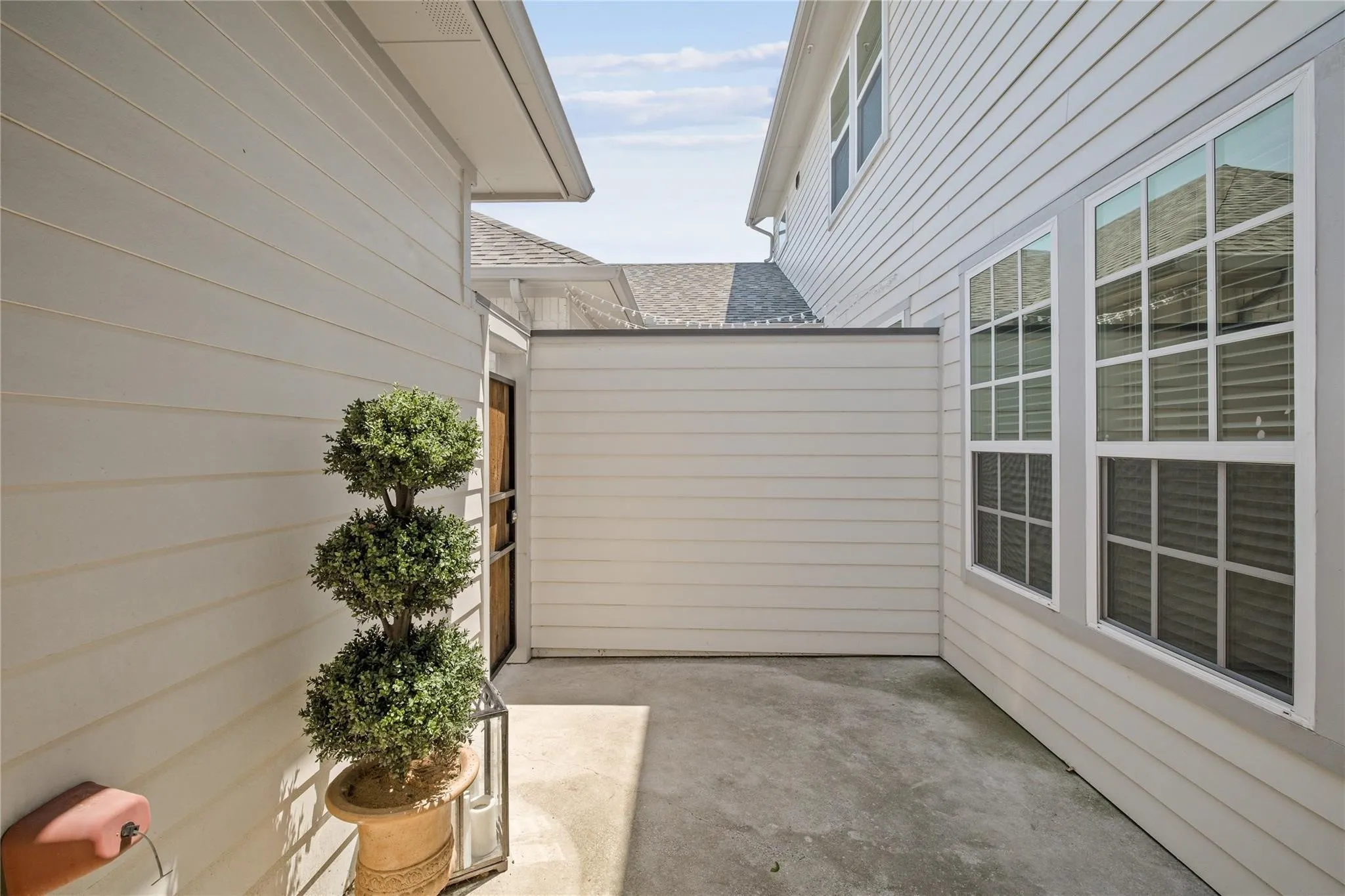Townhouse For Rent in Denton County , 4060 Cotton Gin Road, Frisco, Texas 75034, 2 Bedroom, 3 Bathroom, 2 Garage spaces, 2,050 Sqft, built in 2017, mls#21402818, Real Estate Agent in Frisco, Homes For Rent in Denton county, Homes For Rent in Frisco, Realtor in Frisco Texas, Real Estate Brokerage Independent Realty Texas, Luminita Cordes Realtor