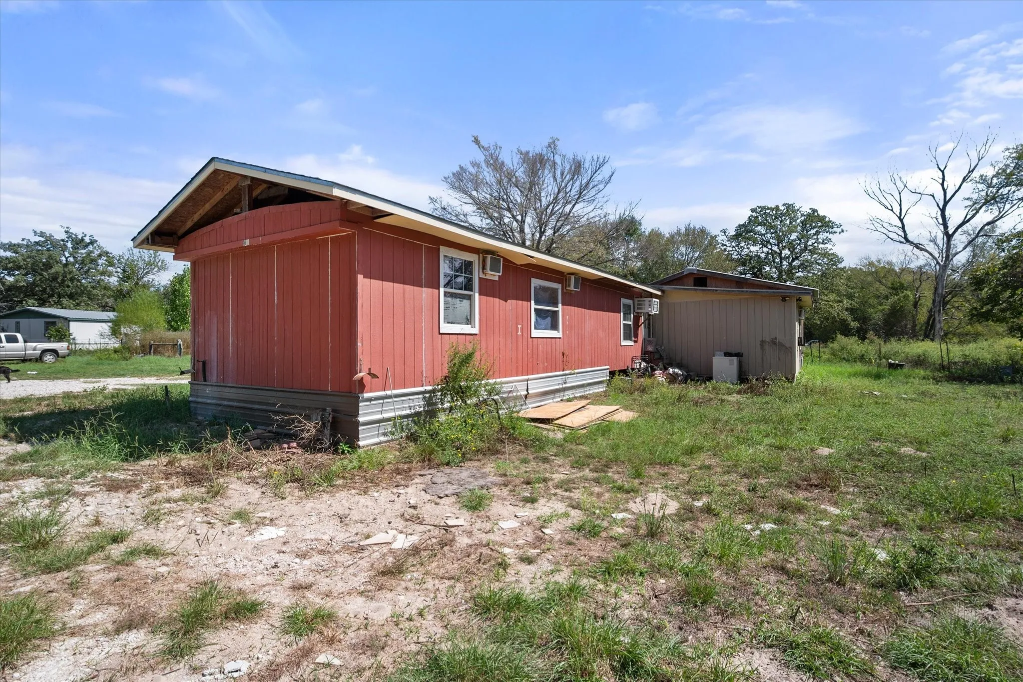 Manufactured Home For Sale in Freestone County , 157 Fcr 1220, Fairfield, Texas 75840, 5 Bedroom, 2 Bathroom, Garage spaces, 1,540 Sqft, built in 1980, mls#21400219, Real Estate Agent in Fairfield, Homes For Sale in Freestone county, Homes For Sale in Fairfield, Realtor in Fairfield Texas, Real Estate Brokerage Independent Realty Texas, Luminita Cordes Realtor
