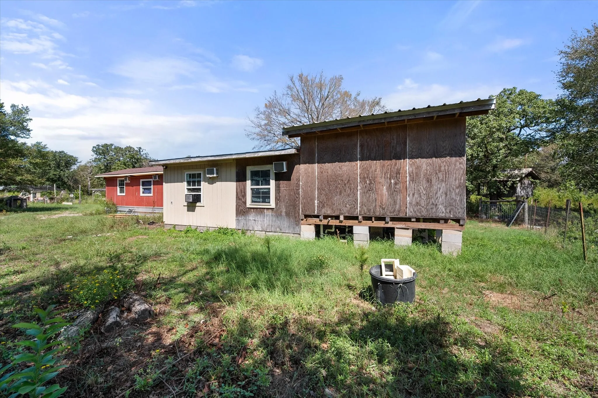 Manufactured Home For Sale in Freestone County , 157 Fcr 1220, Fairfield, Texas 75840, 5 Bedroom, 2 Bathroom, Garage spaces, 1,540 Sqft, built in 1980, mls#21400219, Real Estate Agent in Fairfield, Homes For Sale in Freestone county, Homes For Sale in Fairfield, Realtor in Fairfield Texas, Real Estate Brokerage Independent Realty Texas, Luminita Cordes Realtor