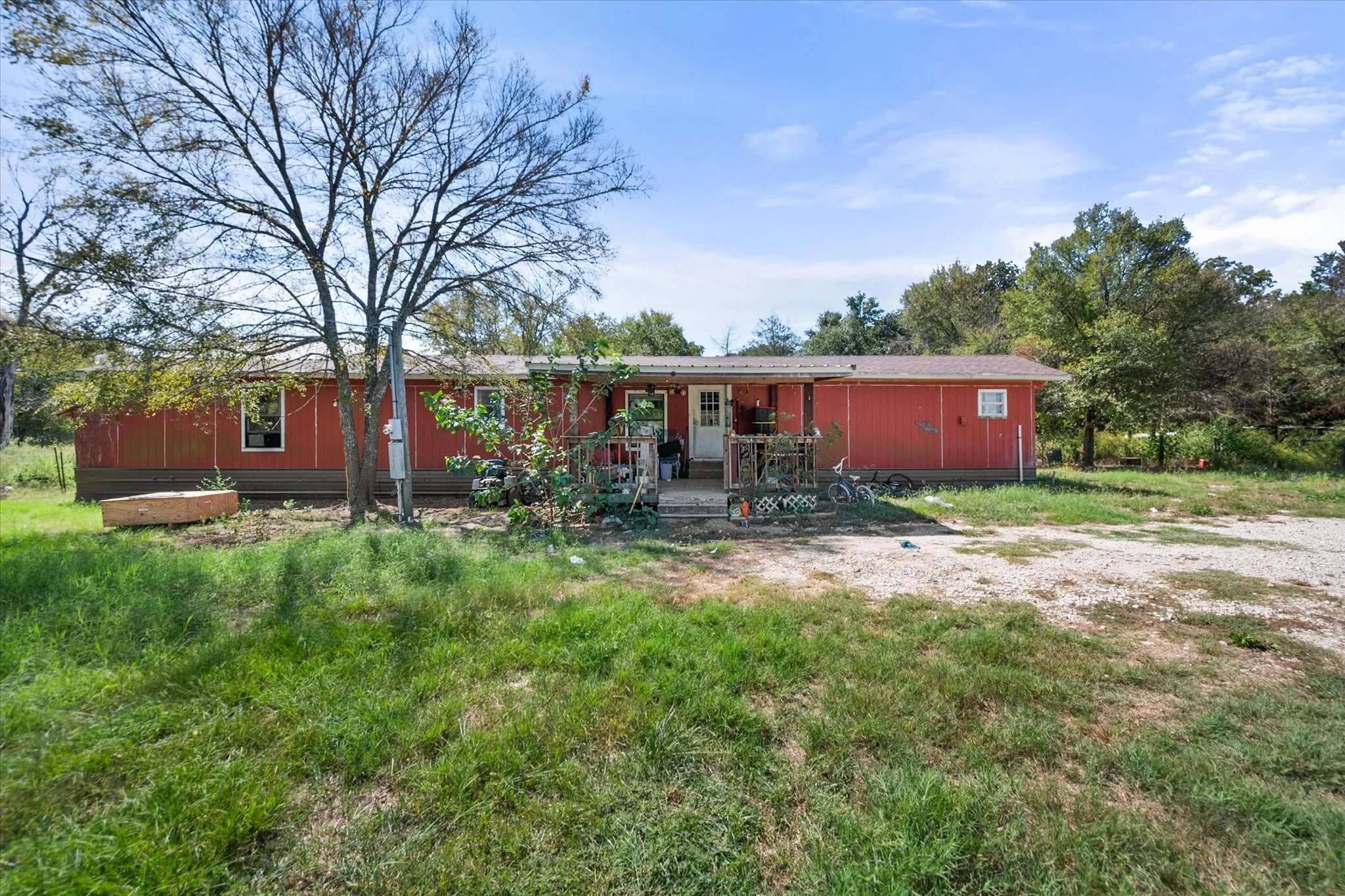 Manufactured Home For Sale in Freestone County , 157 Fcr 1220, Fairfield, Texas 75840, 5 Bedroom, 2 Bathroom, Garage spaces, 1,540 Sqft, built in 1980, mls#21400219, Real Estate Agent in Fairfield, Homes For Sale in Freestone county, Homes For Sale in Fairfield, Realtor in Fairfield Texas, Real Estate Brokerage Independent Realty Texas, Luminita Cordes Realtor