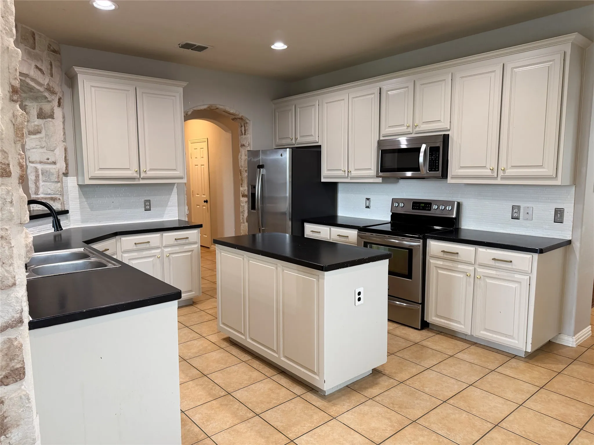 Single Family Residence For Rent in Denton County , 1716 Lake Wood Trail, Little Elm, Texas 75068, 4 Bedroom, 4 Bathroom, 2 Garage spaces, 3,048 Sqft, built in 2007, mls#21402602, Real Estate Agent in Little Elm, Homes For Rent in Denton county, Homes For Rent in Little Elm, Realtor in Little Elm Texas, Real Estate Brokerage Independent Realty Texas, Luminita Cordes Realtor