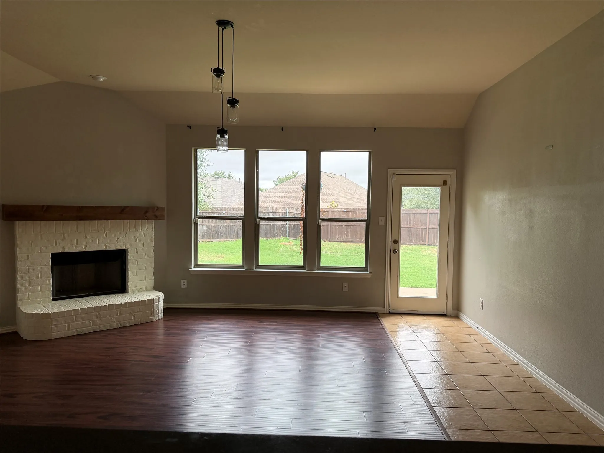 Single Family Residence For Rent in Denton County , 1716 Lake Wood Trail, Little Elm, Texas 75068, 4 Bedroom, 4 Bathroom, 2 Garage spaces, 3,048 Sqft, built in 2007, mls#21402602, Real Estate Agent in Little Elm, Homes For Rent in Denton county, Homes For Rent in Little Elm, Realtor in Little Elm Texas, Real Estate Brokerage Independent Realty Texas, Luminita Cordes Realtor