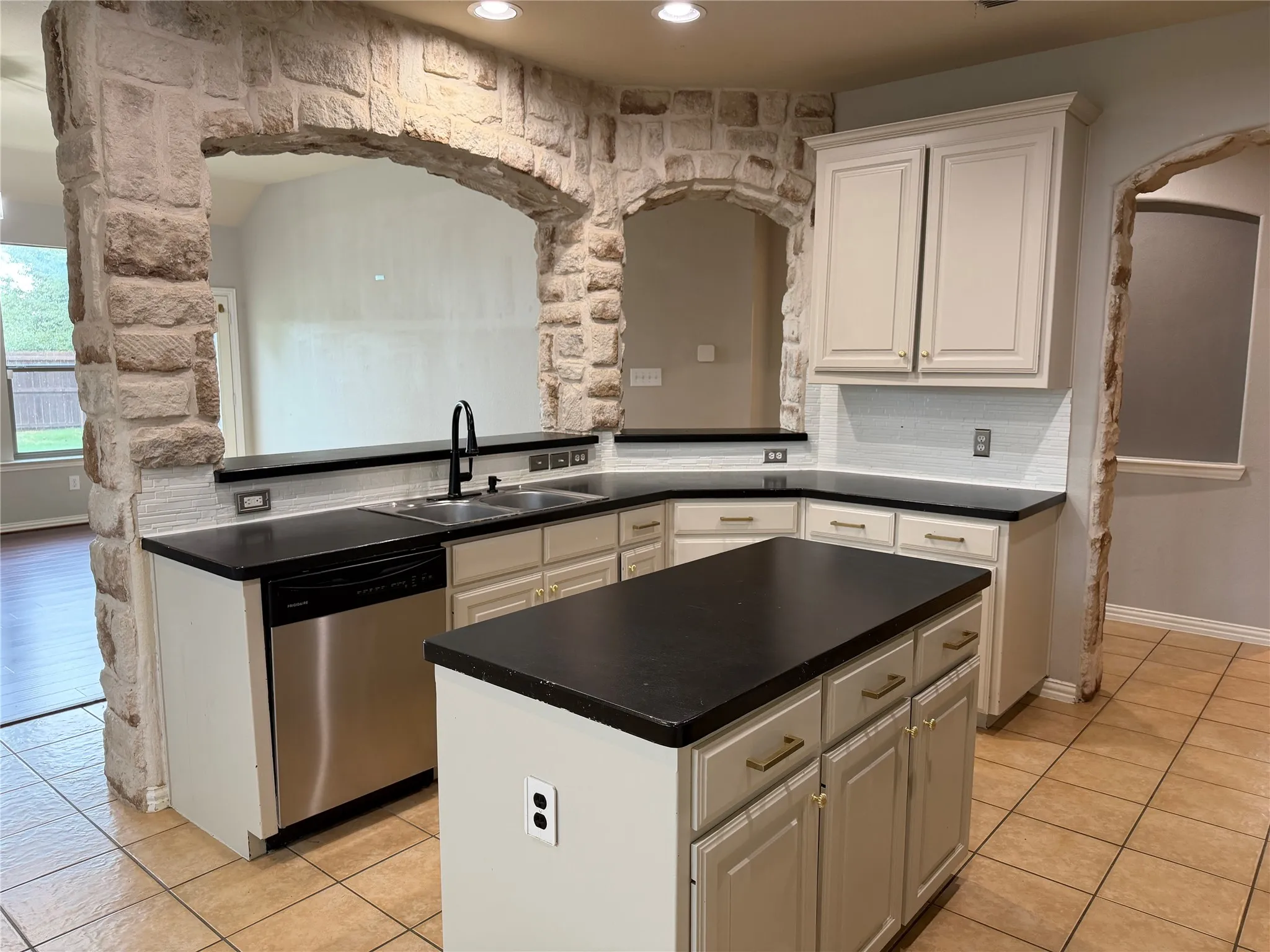Single Family Residence For Rent in Denton County , 1716 Lake Wood Trail, Little Elm, Texas 75068, 4 Bedroom, 4 Bathroom, 2 Garage spaces, 3,048 Sqft, built in 2007, mls#21402602, Real Estate Agent in Little Elm, Homes For Rent in Denton county, Homes For Rent in Little Elm, Realtor in Little Elm Texas, Real Estate Brokerage Independent Realty Texas, Luminita Cordes Realtor
