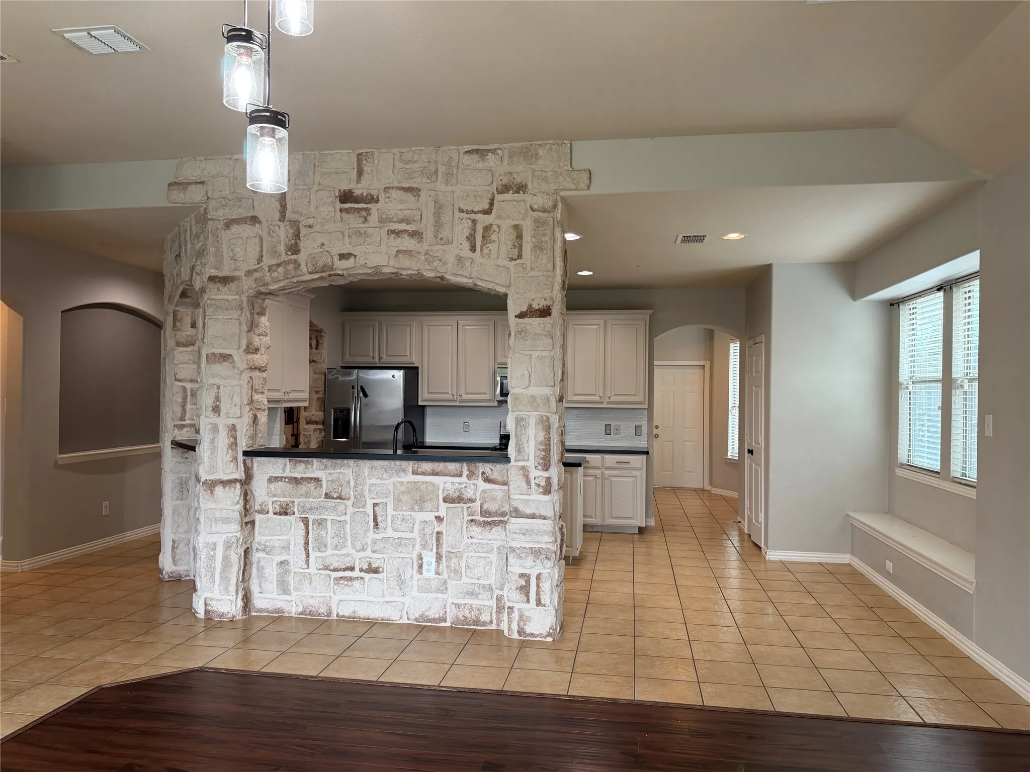 Dramatic stone accents