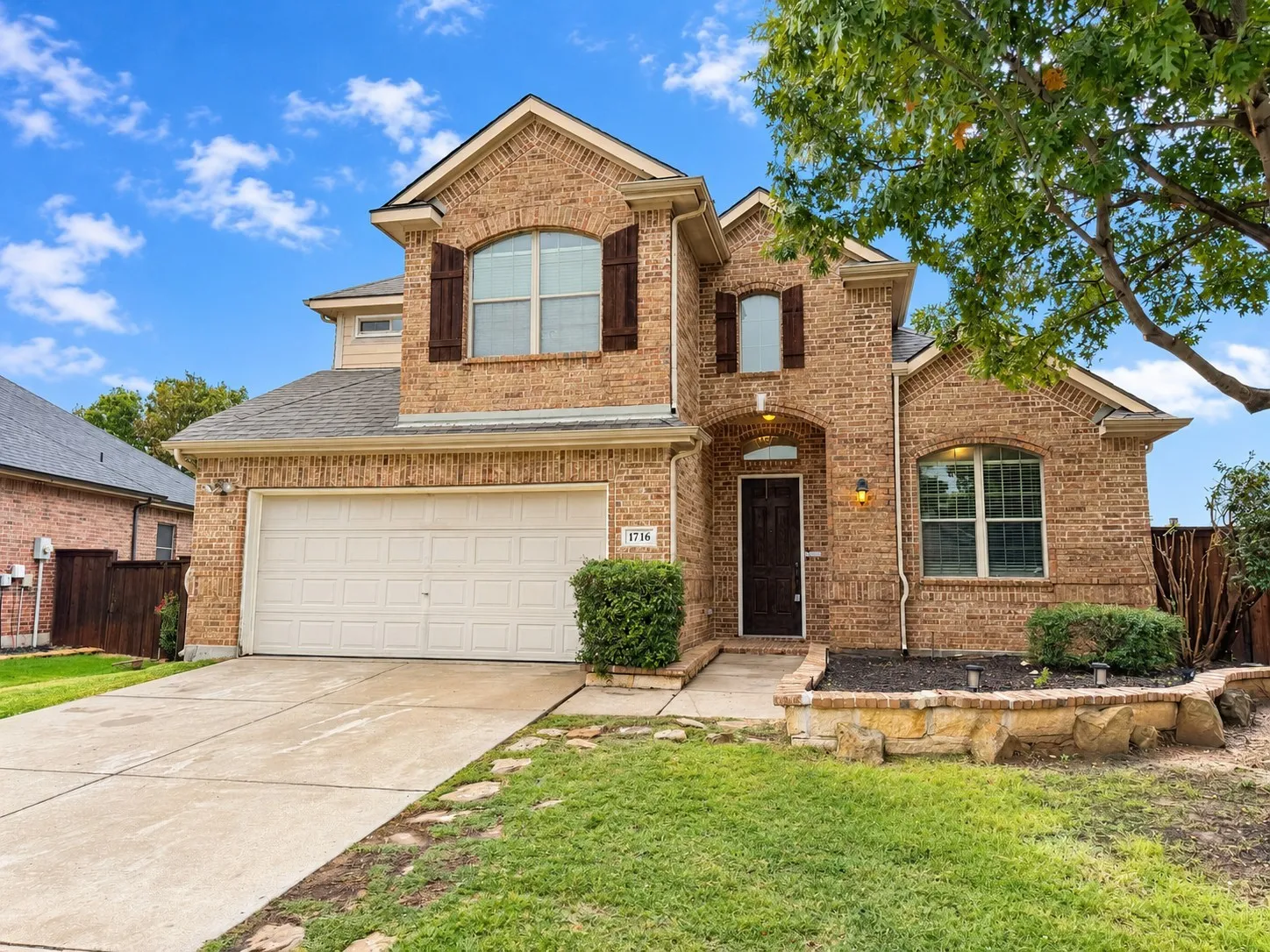 Beautiful curb appeal.
