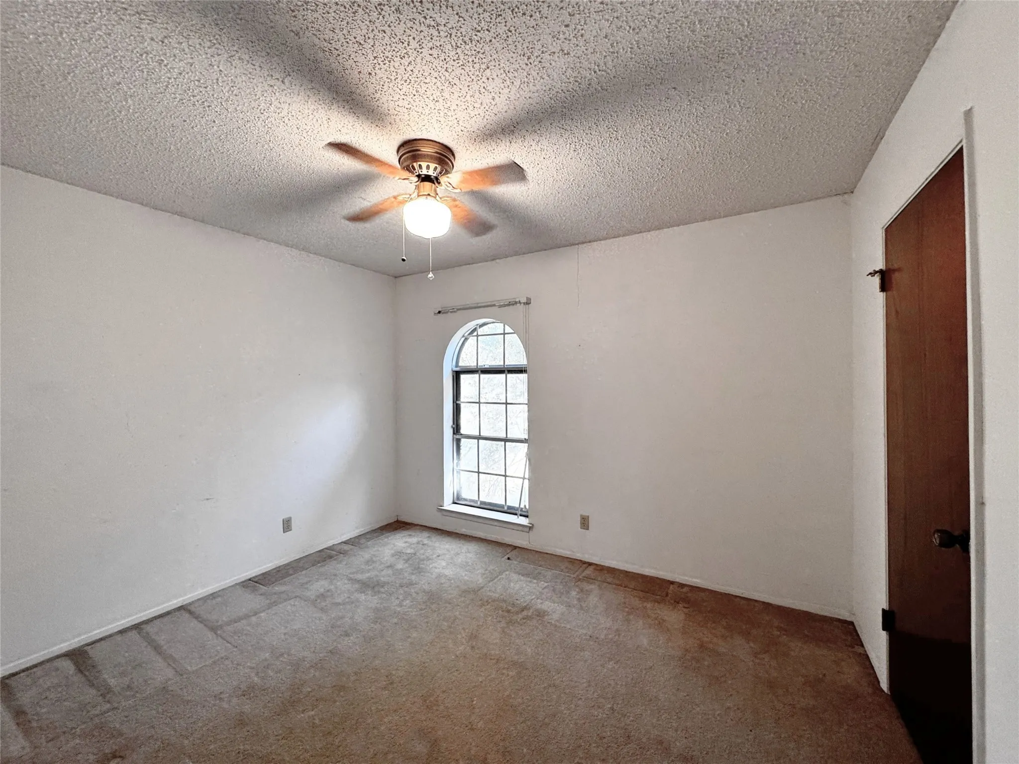 Single Family Residence For Sale in Tarrant County , 1328 Timbercreek Road, Benbrook, Texas 76126, 3 Bedroom, 2 Bathroom, 2 Garage spaces, 1,542 Sqft, built in 1976, mls#21402406, Real Estate Agent in Benbrook, Homes For Sale in Tarrant county, Homes For Sale in Benbrook, Realtor in Benbrook Texas, Real Estate Brokerage Independent Realty Texas, Luminita Cordes Realtor