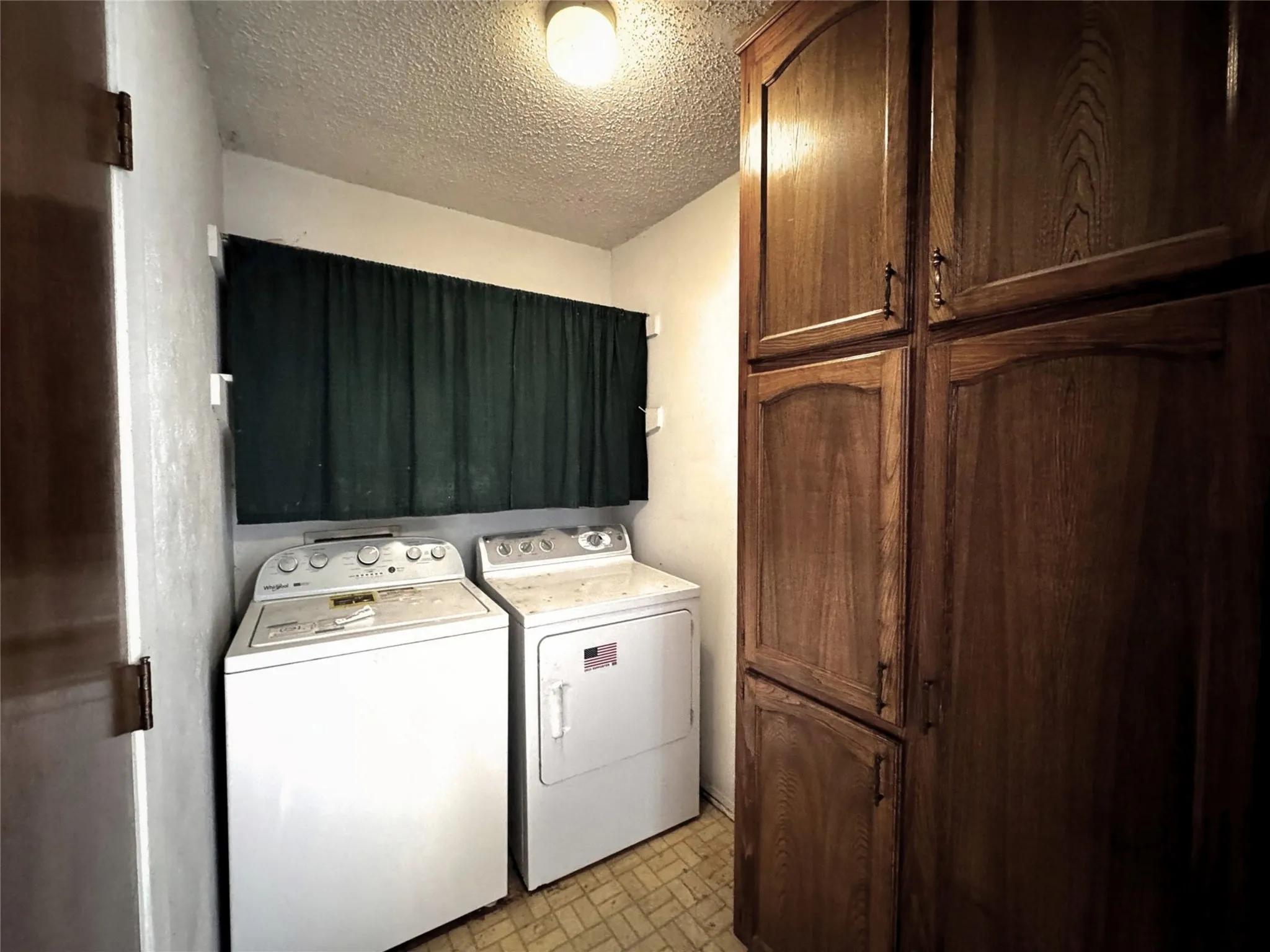 Single Family Residence For Sale in Tarrant County , 1328 Timbercreek Road, Benbrook, Texas 76126, 3 Bedroom, 2 Bathroom, 2 Garage spaces, 1,542 Sqft, built in 1976, mls#21402406, Real Estate Agent in Benbrook, Homes For Sale in Tarrant county, Homes For Sale in Benbrook, Realtor in Benbrook Texas, Real Estate Brokerage Independent Realty Texas, Luminita Cordes Realtor